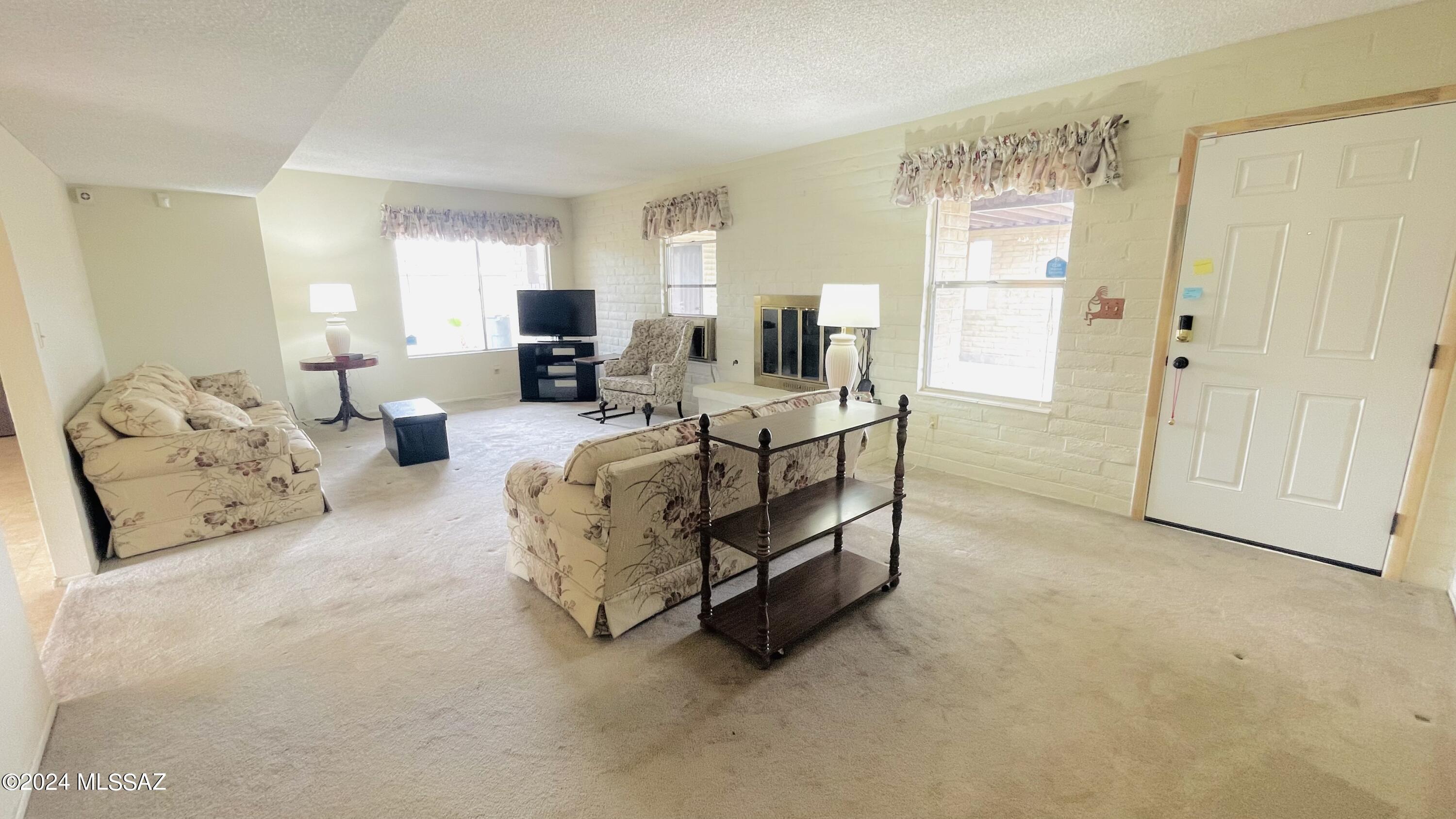 Broadway East (113-253) - Residential