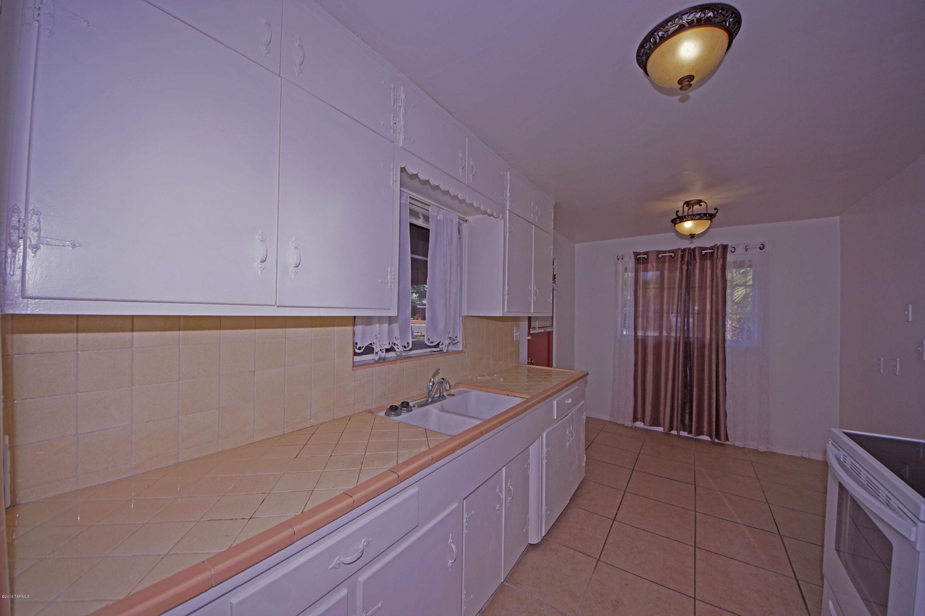 Catalina Subd. NO. 2 Resub Lot 14 - Residential