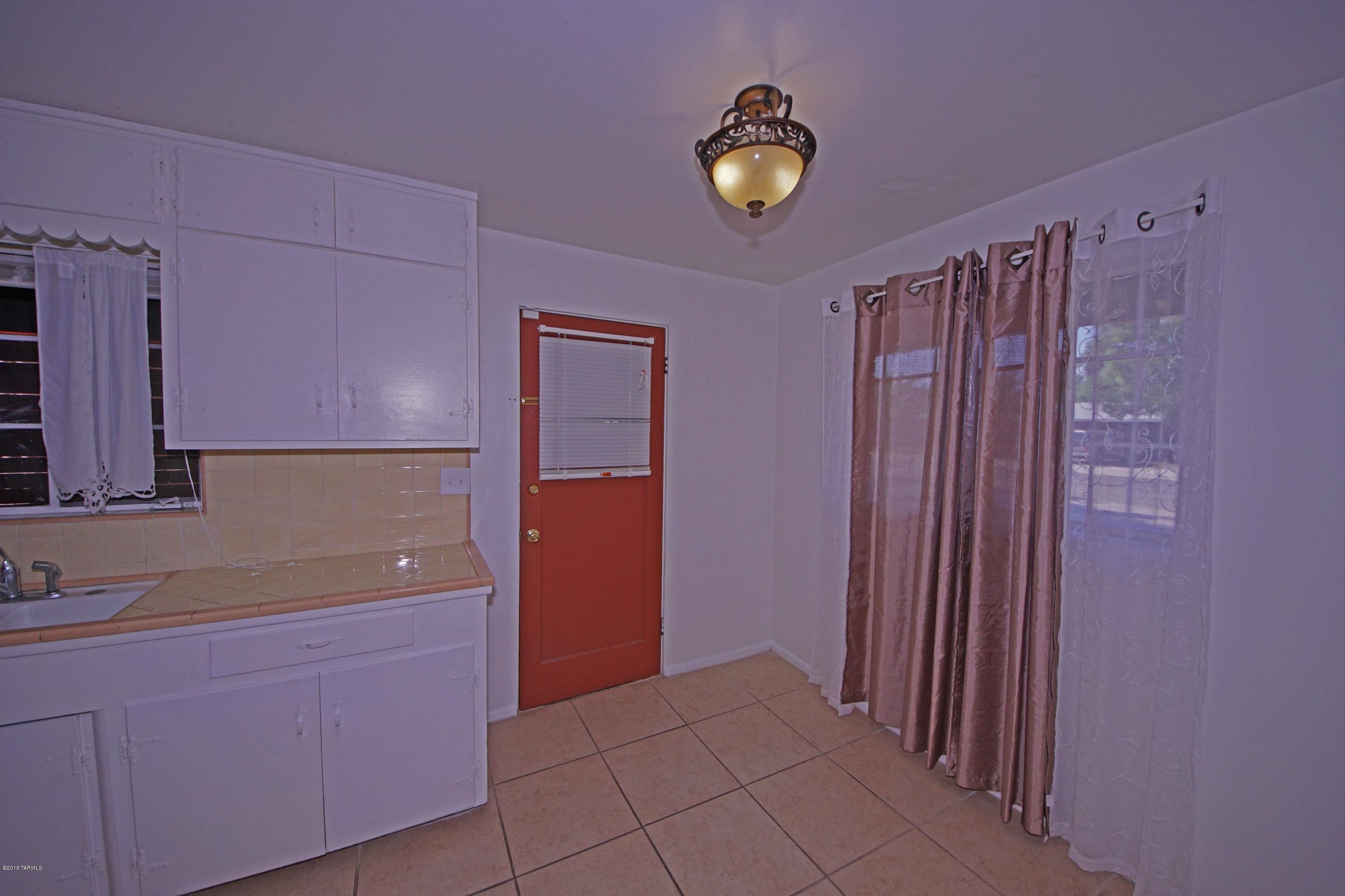 Catalina Subd. NO. 2 Resub Lot 14 - Residential