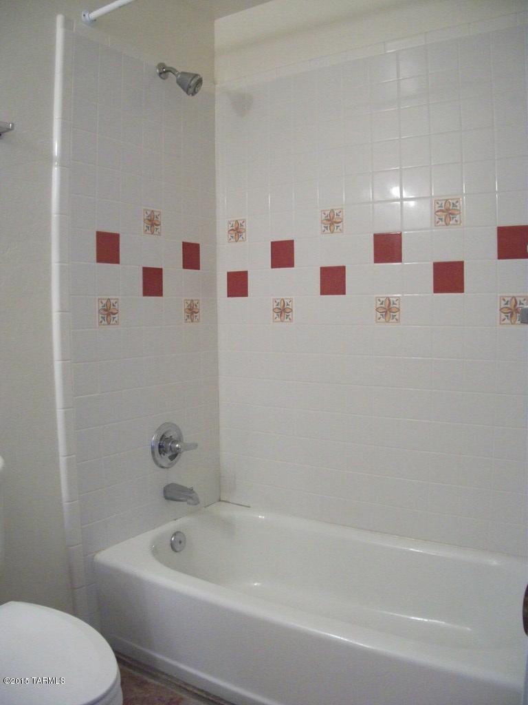 Catalina Poultry Acres NO 3 - Residential Lease