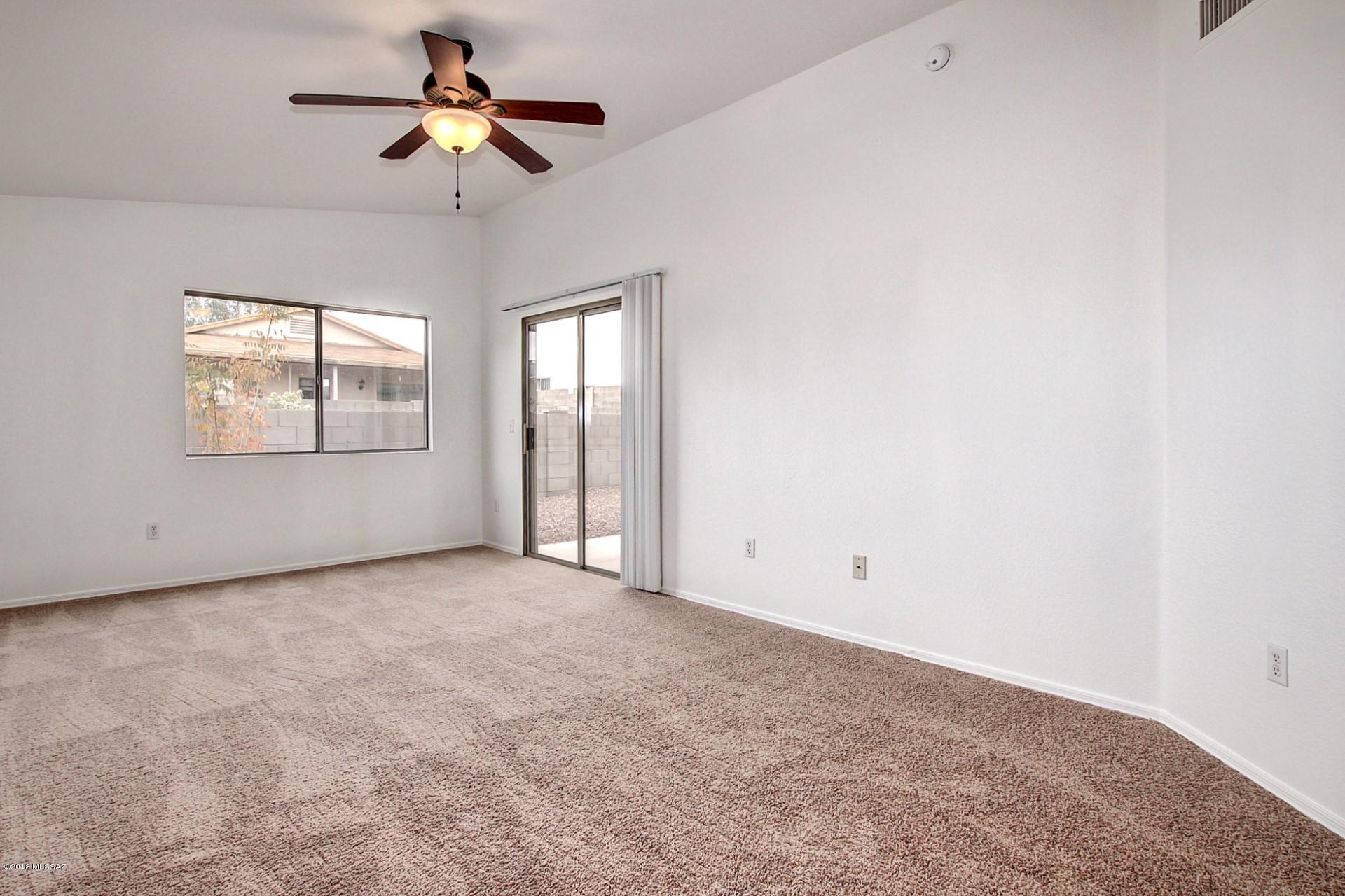 Mountain Manor View - Residential