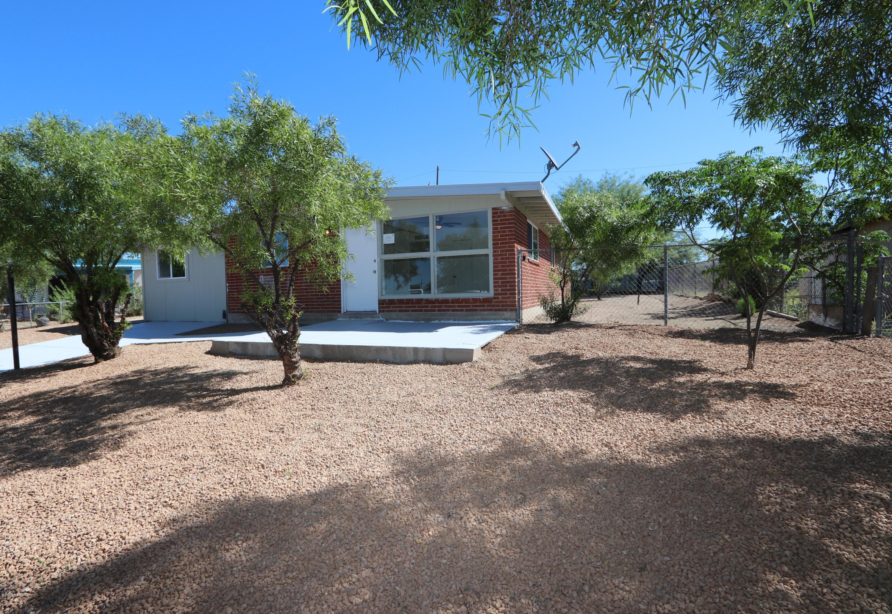 Seller will accept or counter offers between $154,000 and $164,000.  Great opportunity for home ownership!  This home features 4 bedrooms, 2 baths, plush carpet, fresh interior and exterior paint, stainless steel appliances, ceramic tile and ceiling fans.  No pesky homeowners association to worry about.  Come see today!