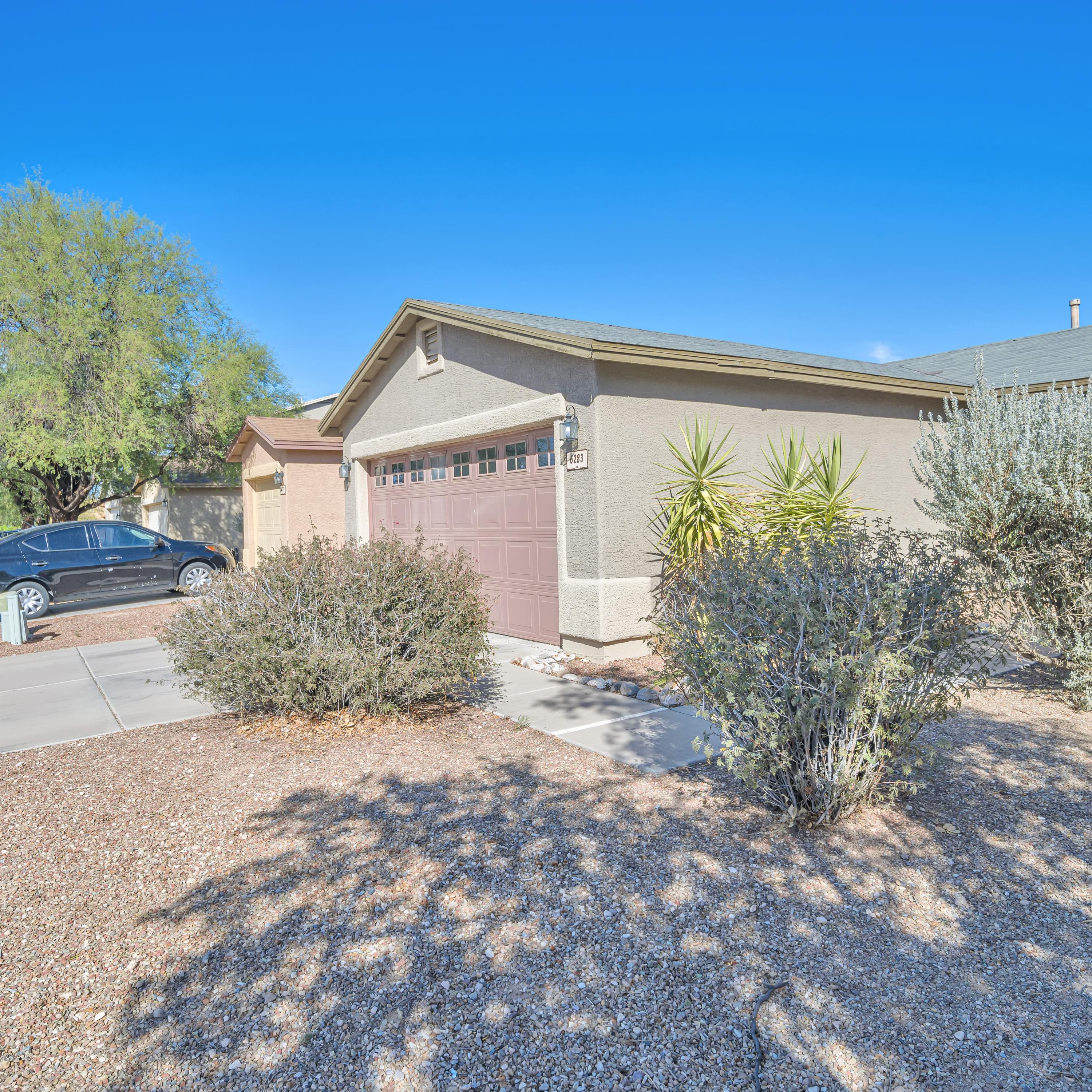 Tierra Vista Phase I (99-285,299-309,372-383) - Residential