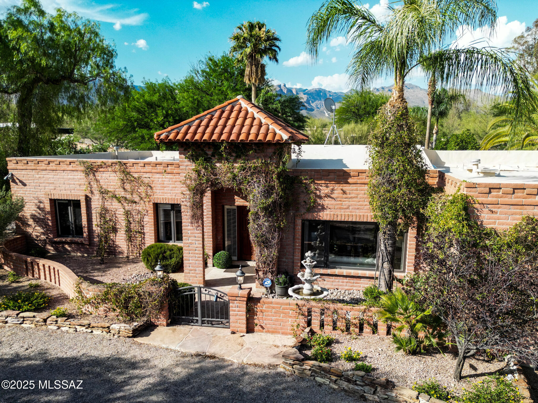 Seller will Accept or Counter offers between 948,000 and 967,000Welcome to a half acre private retreat and elegant living in this timeless Sabino Vista Hills  Masonry home. Enjoy Spacious public rooms for entertaining and large bedrooms for family, guests and home office.. Enjoy soaring beamed ceilings and public rooms that have a wonderful flow. Enter into the kitchen with endless cabinets, beautiful granite and top appliances.  Enjoy a full length porch, heated Pool, Spa,, basketball court  and tree house as your ''outdoor'' lifestyle. The 3rd ba. has a shower only  ASSUMABLE VA LOAN AT 2.5% INTEREST -NOT NECESSARY TO BE A VETERAN TO ASSUME THIS LOAN GET DETAILS FROM AGENT Rural Metro $845 Annual