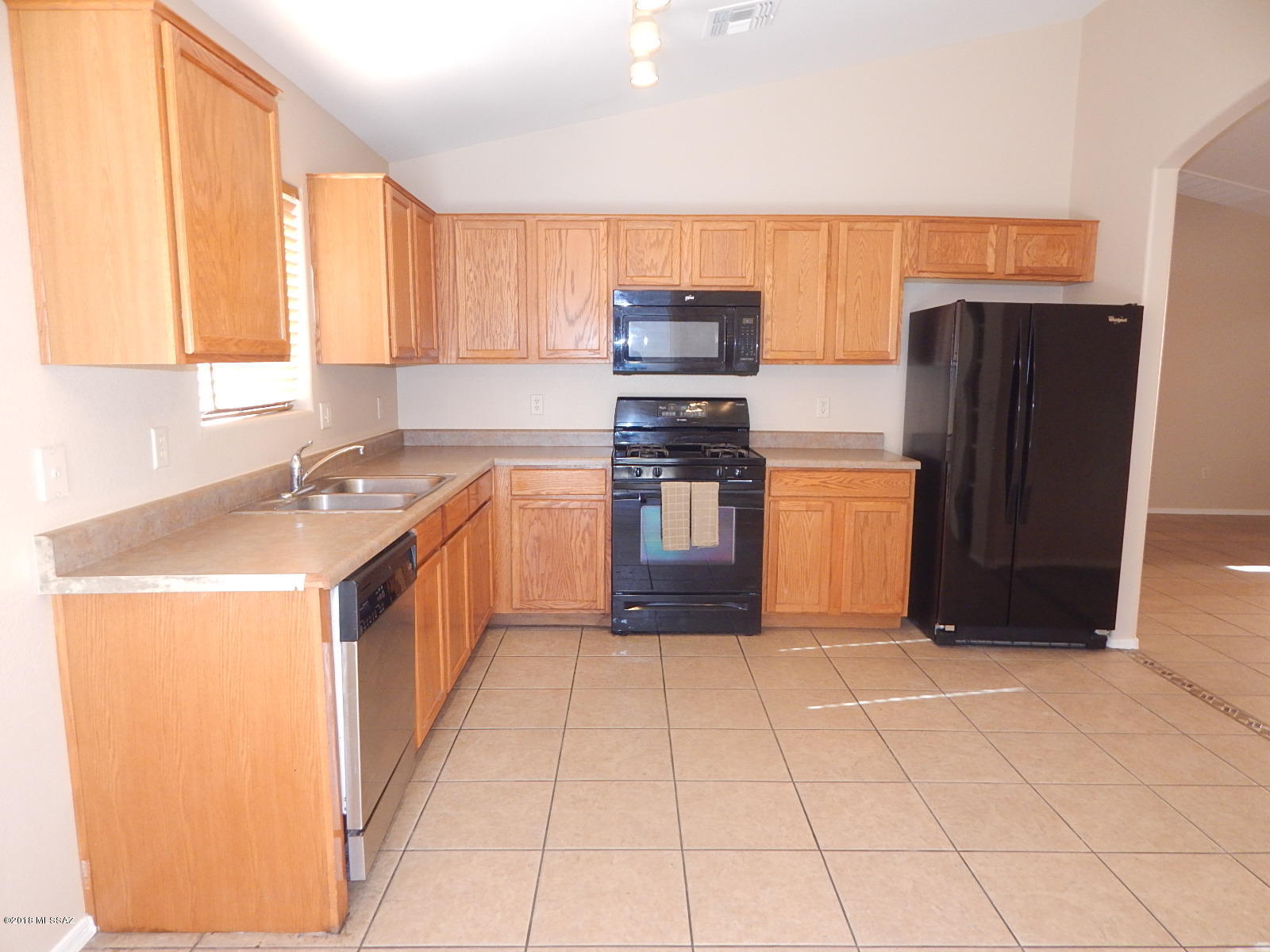 Tres Pueblos - Residential Lease
