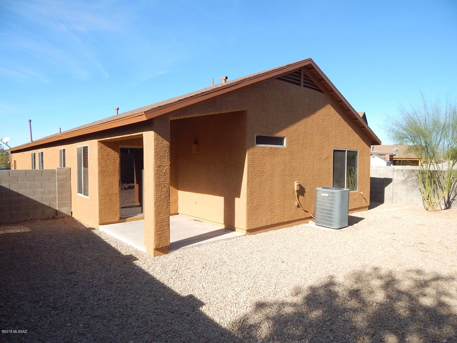 Tres Pueblos - Residential Lease