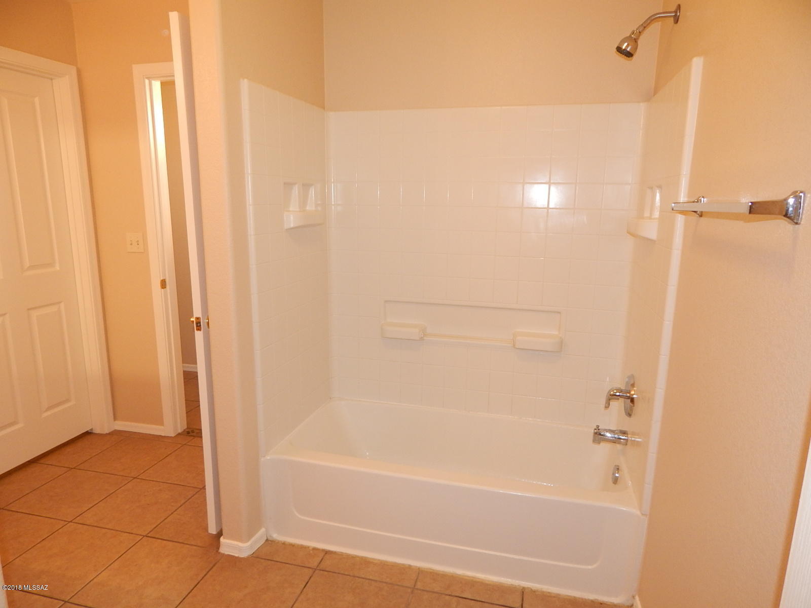 Tres Pueblos - Residential Lease