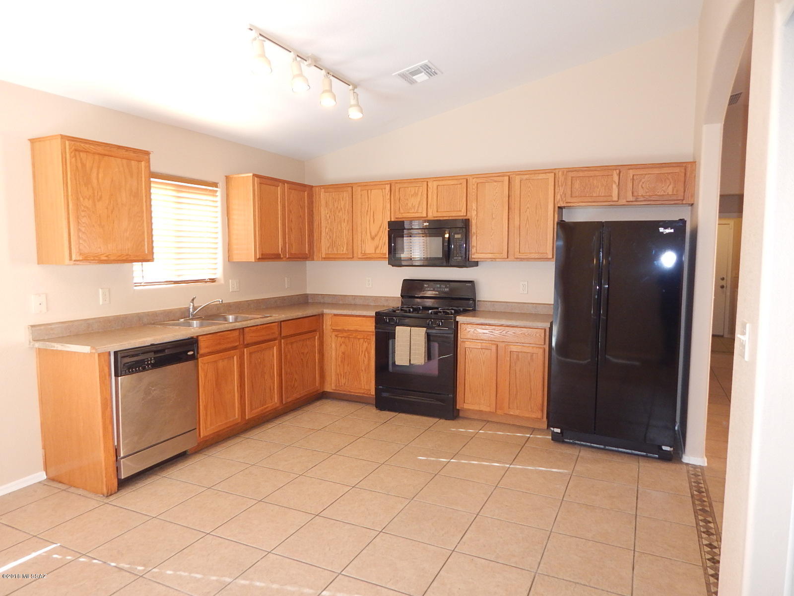Tres Pueblos - Residential Lease