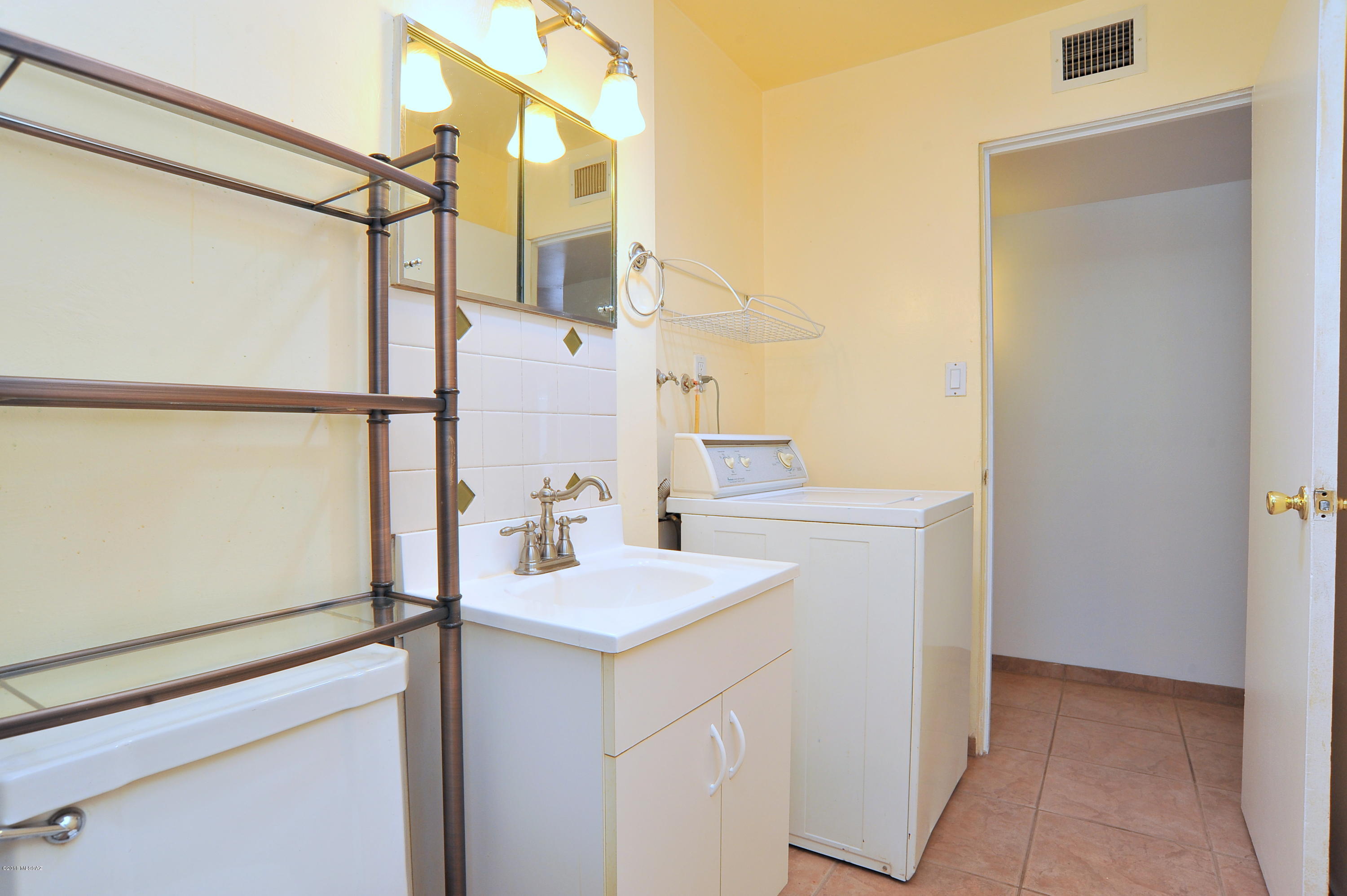 Sherwood Village Terrace (86-170) - Residential