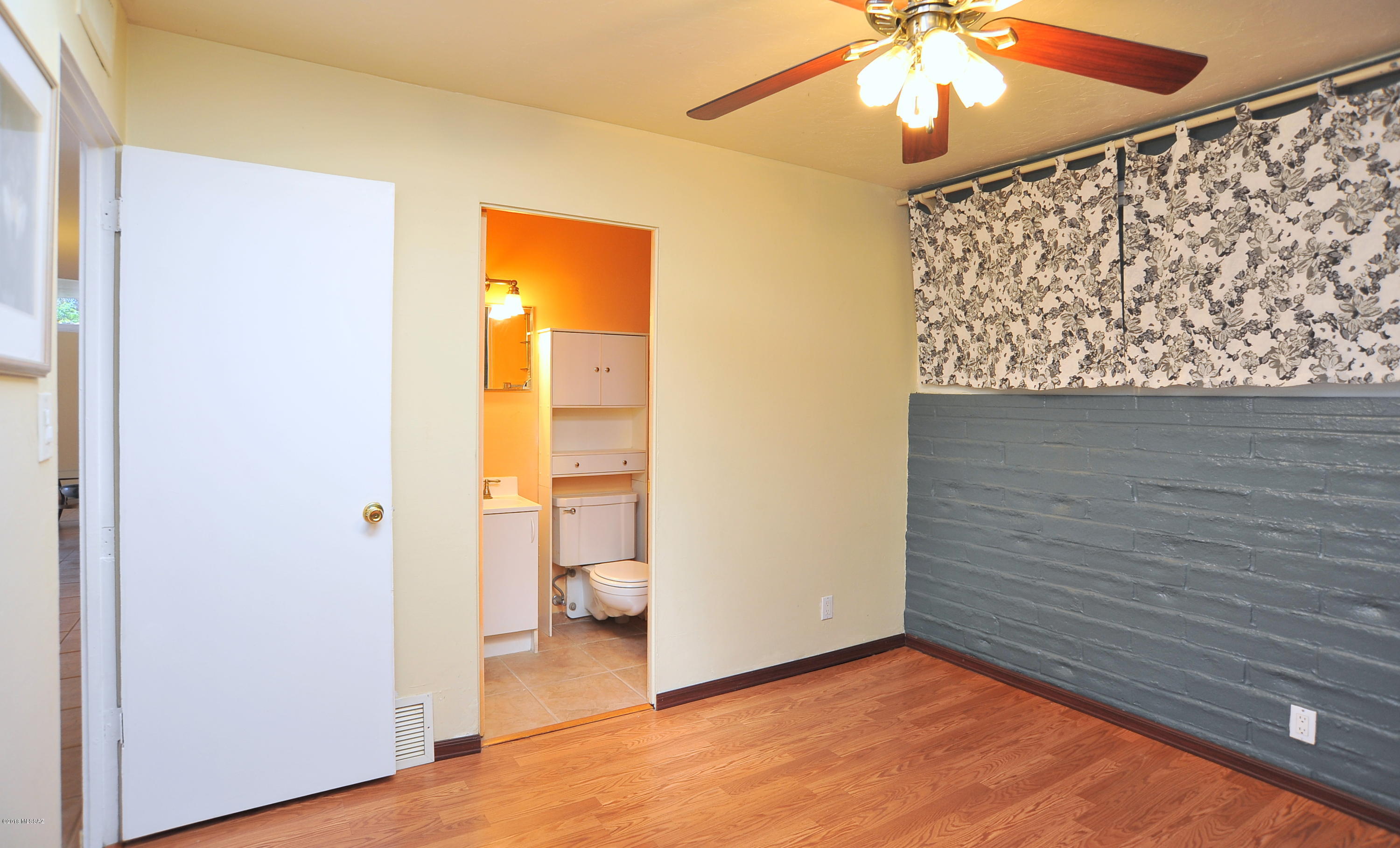 Sherwood Village Terrace (86-170) - Residential