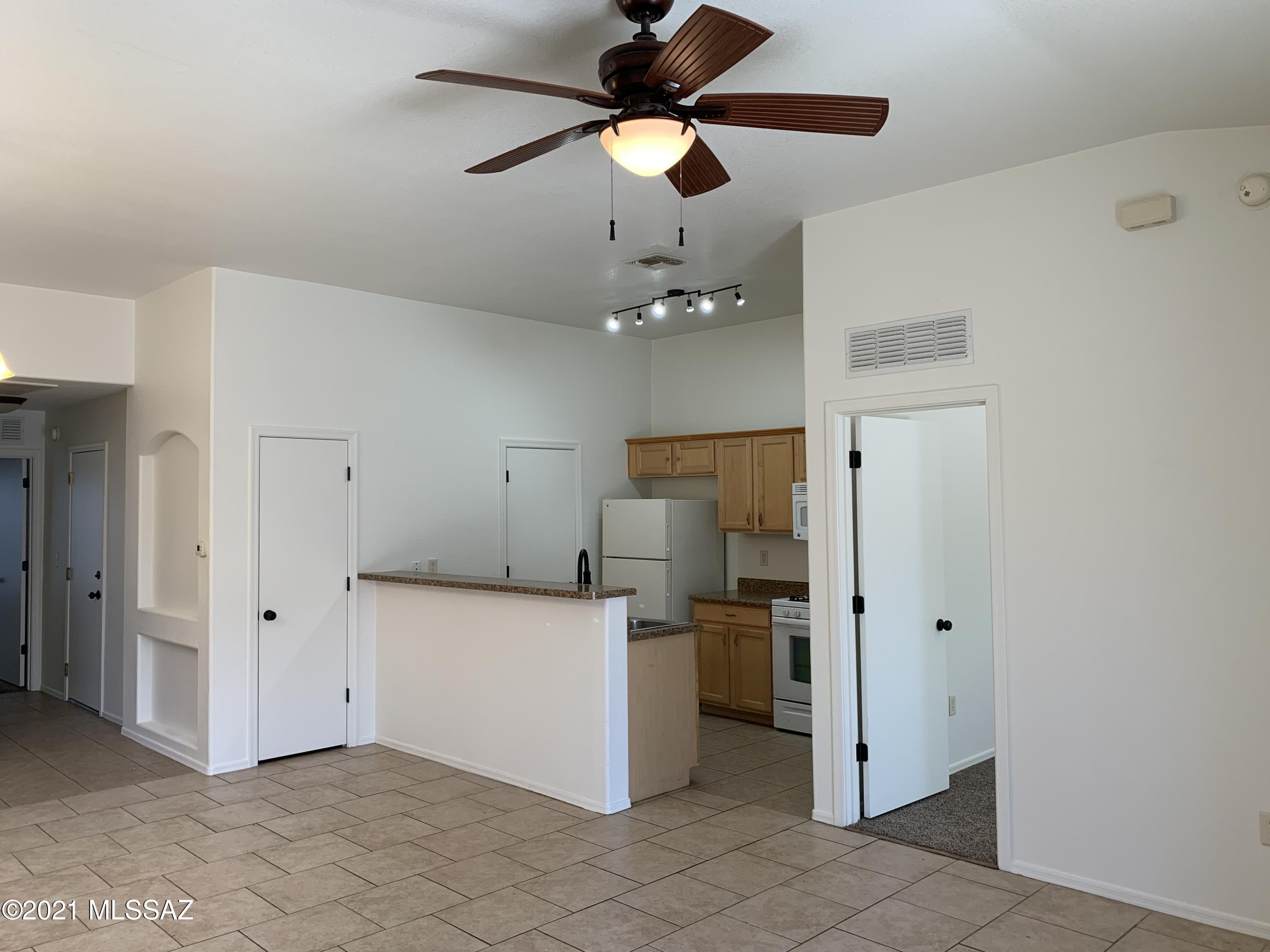 Tres Pueblos - Residential