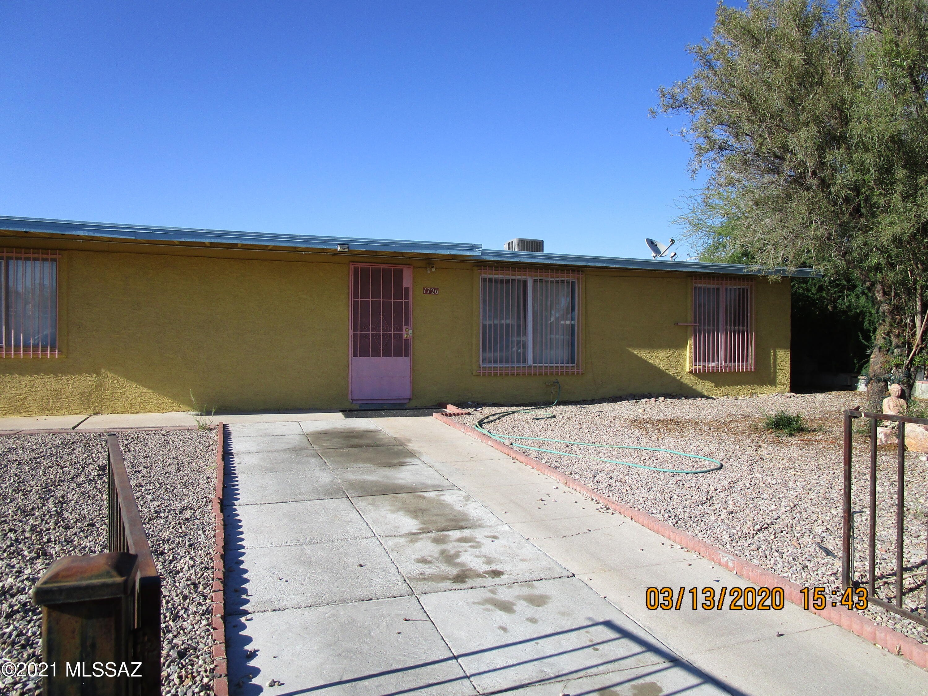 Range priced $184,900--$194,900. Back on market! Tenants just moved out, 3brm / 2 bath starter home or investment property on a cul-de-sac street, near shopping, school, bus stops, EZ access to I-10, Split bedroom floor plan. full laundry room. Newer central AC in 2020, with separate mini AC in master bedroom, back yard with covered patio & room for a pool. Property to be sold in ''as-is'' condition...