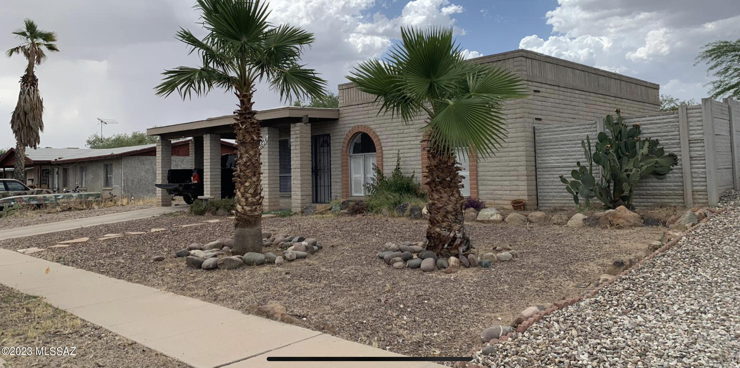 Casas Adobes Park (1-93) - Residential Lease