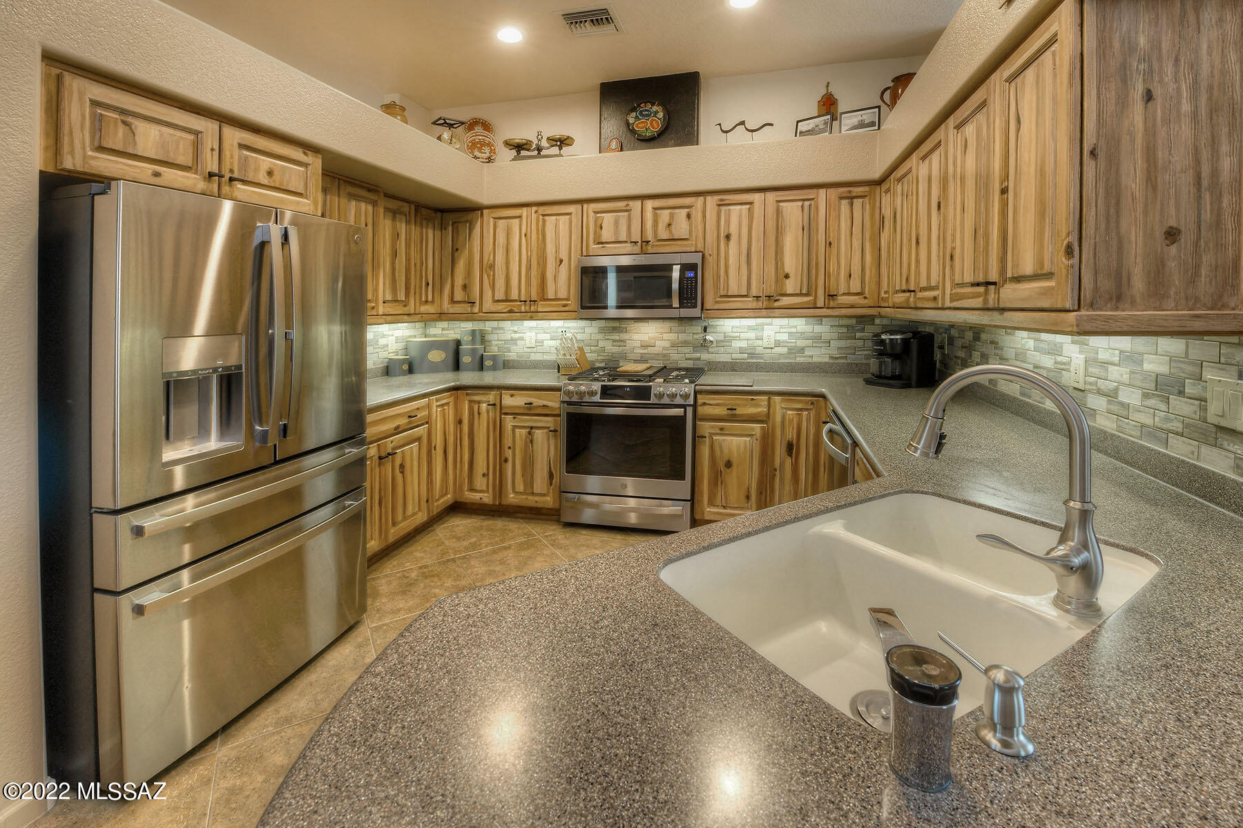 San Ignacio Heights (93-135) - Residential