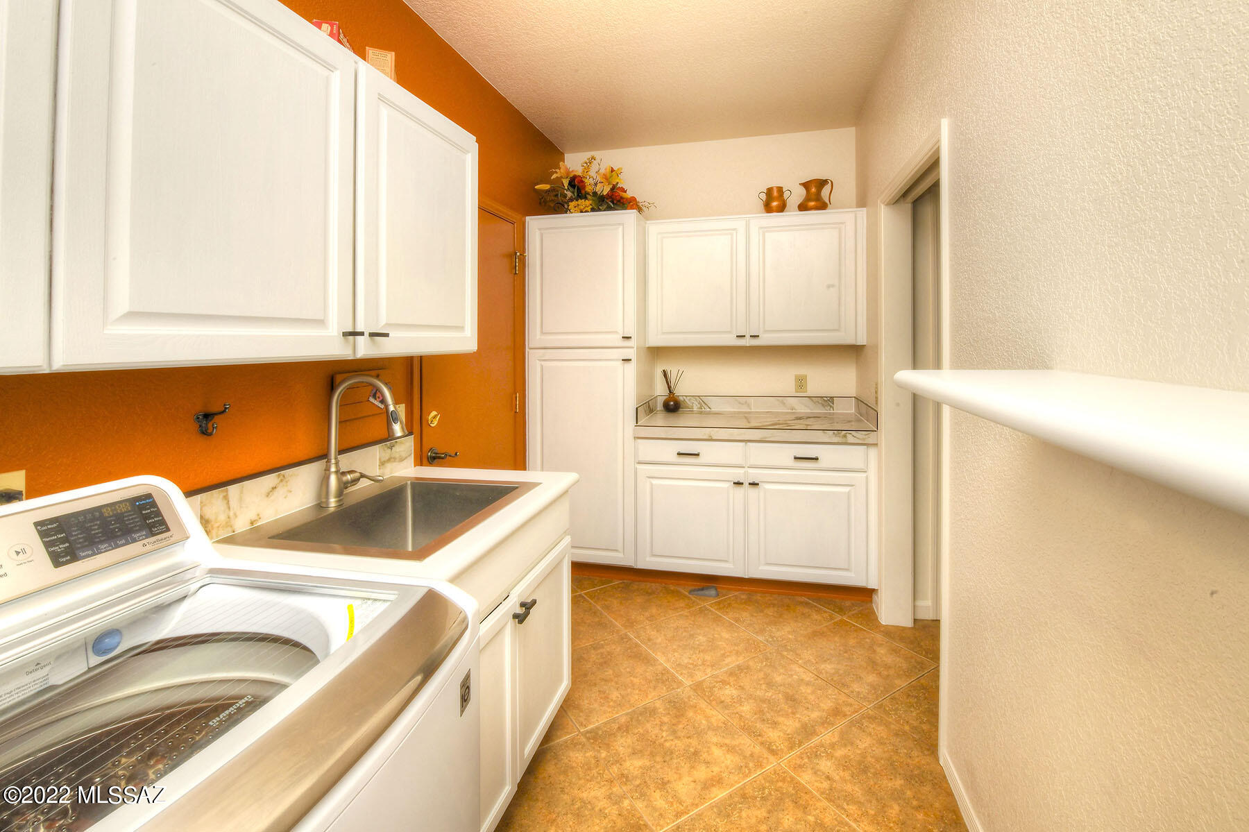 San Ignacio Heights (93-135) - Residential