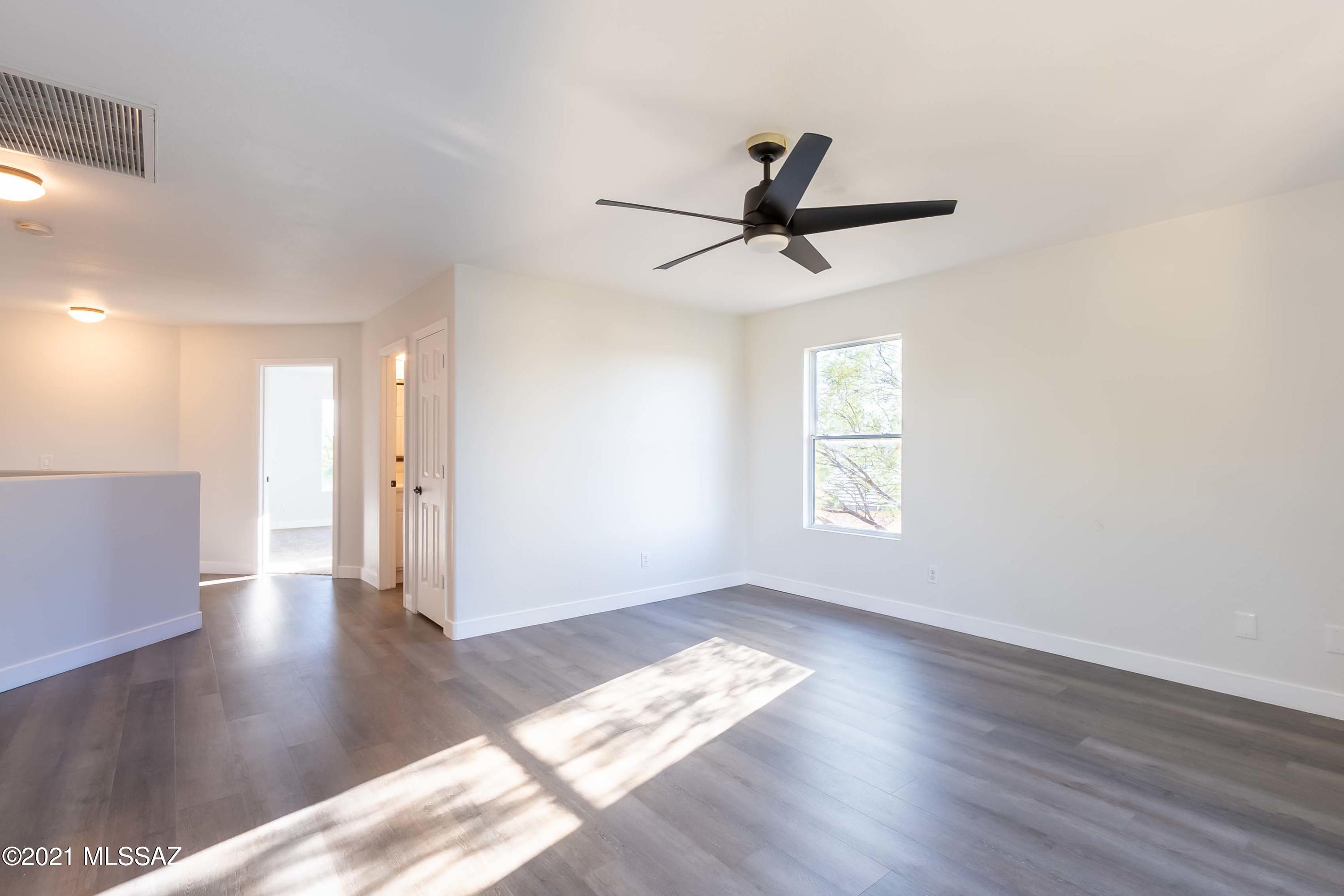 Black Horse (1-411) - Residential