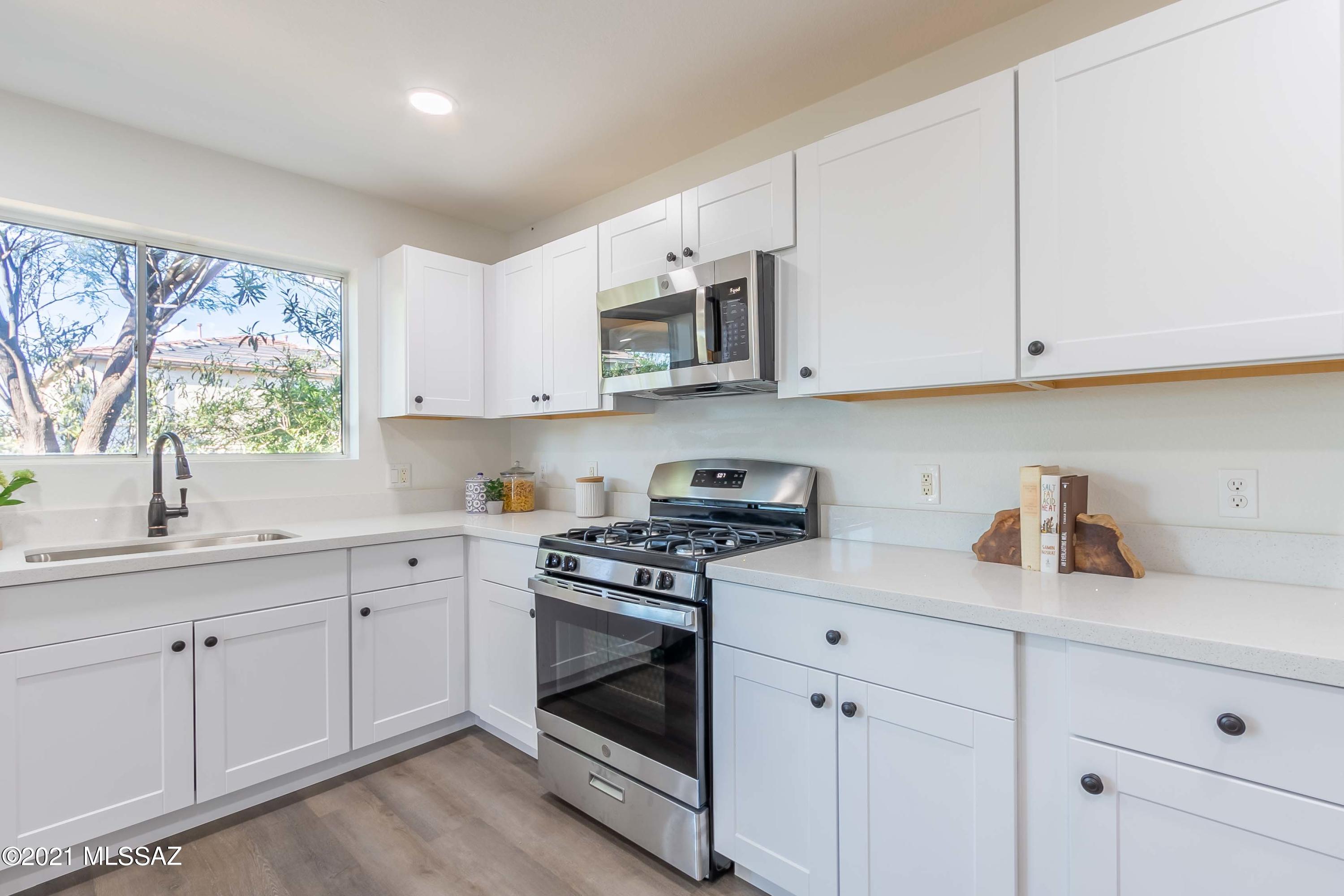 Black Horse (1-411) - Residential