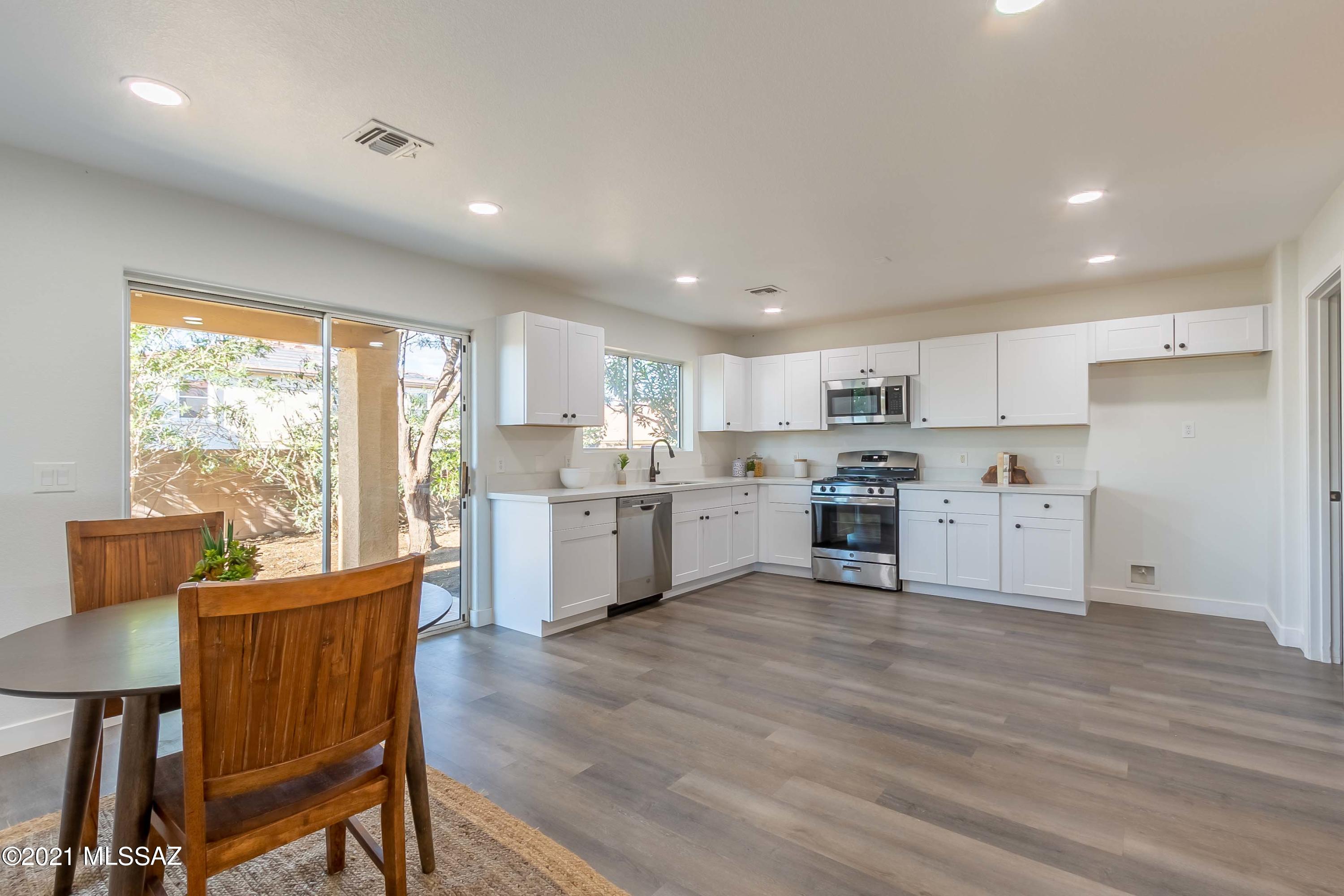 Black Horse (1-411) - Residential