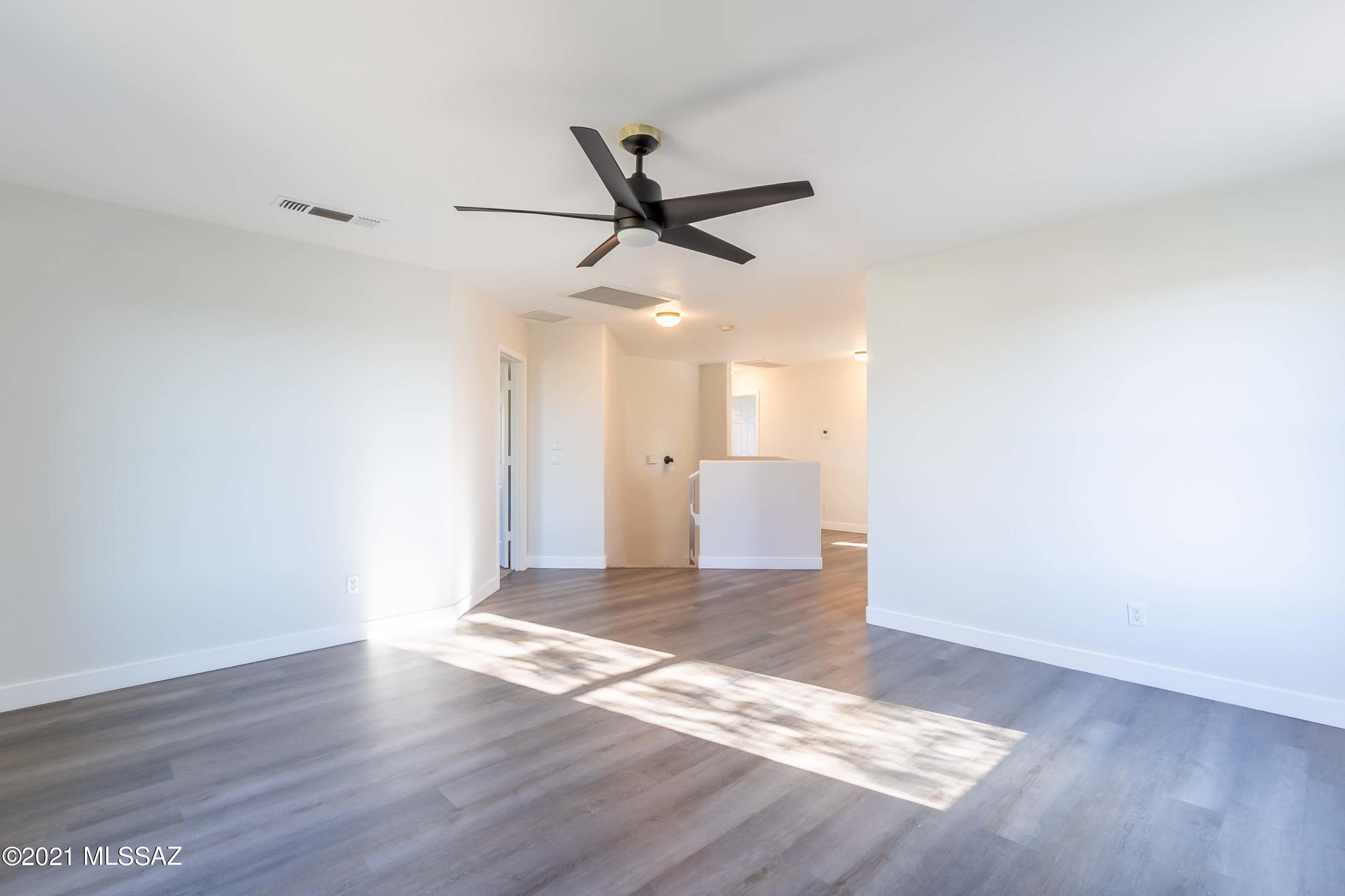 Black Horse (1-411) - Residential
