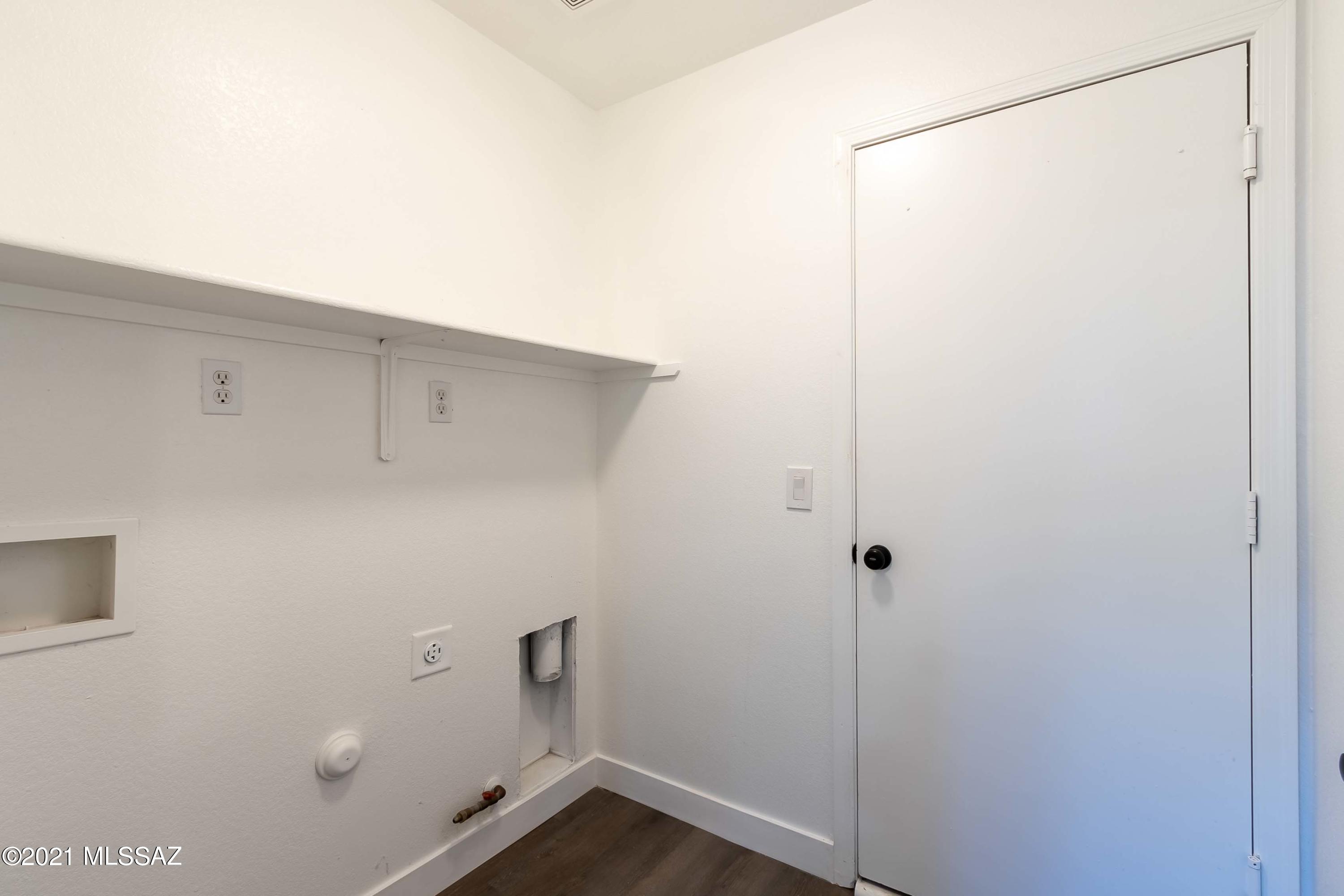 Black Horse (1-411) - Residential