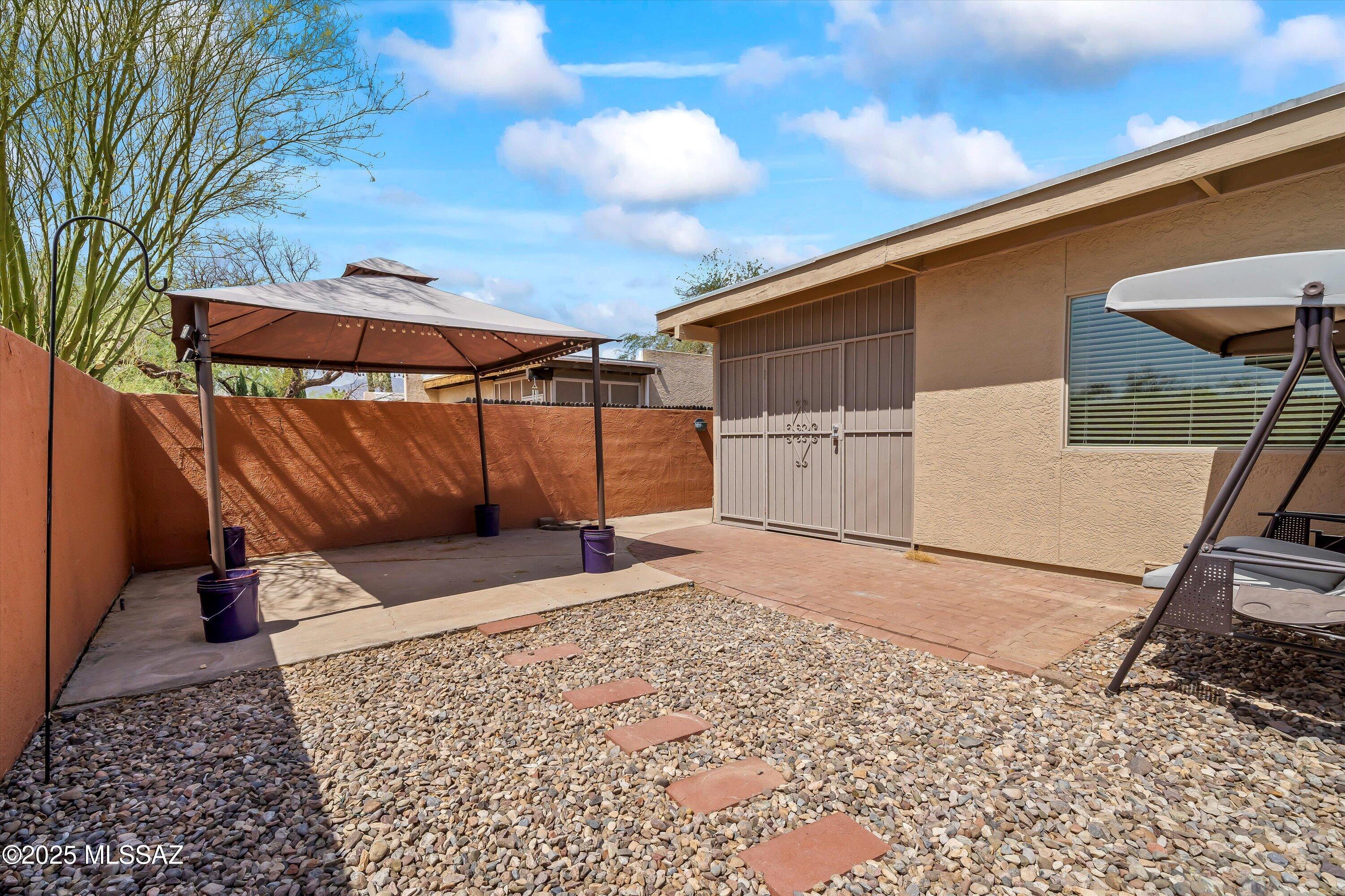 Cloverleaf Townhouses (1-63) - Residential