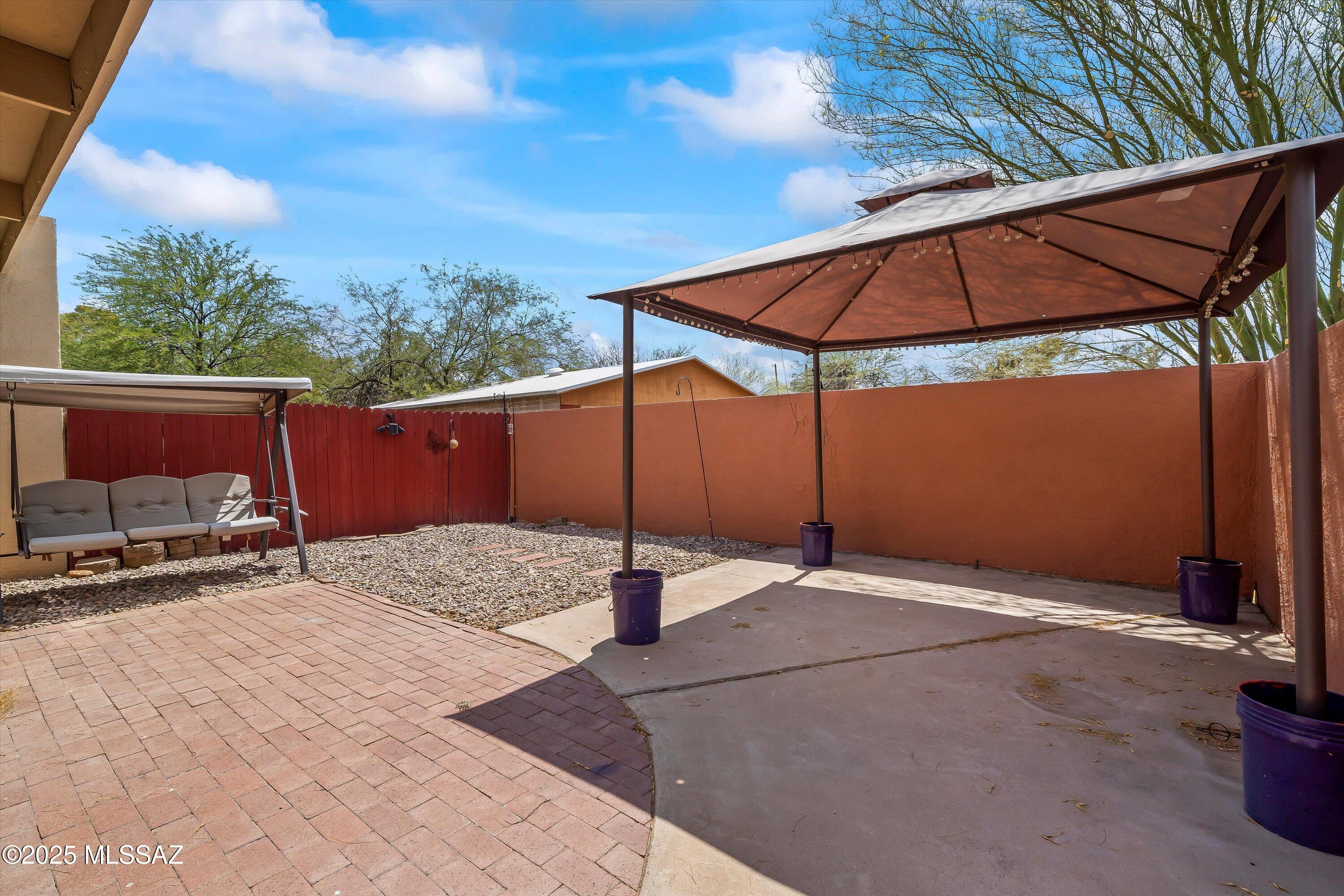 Cloverleaf Townhouses (1-63) - Residential