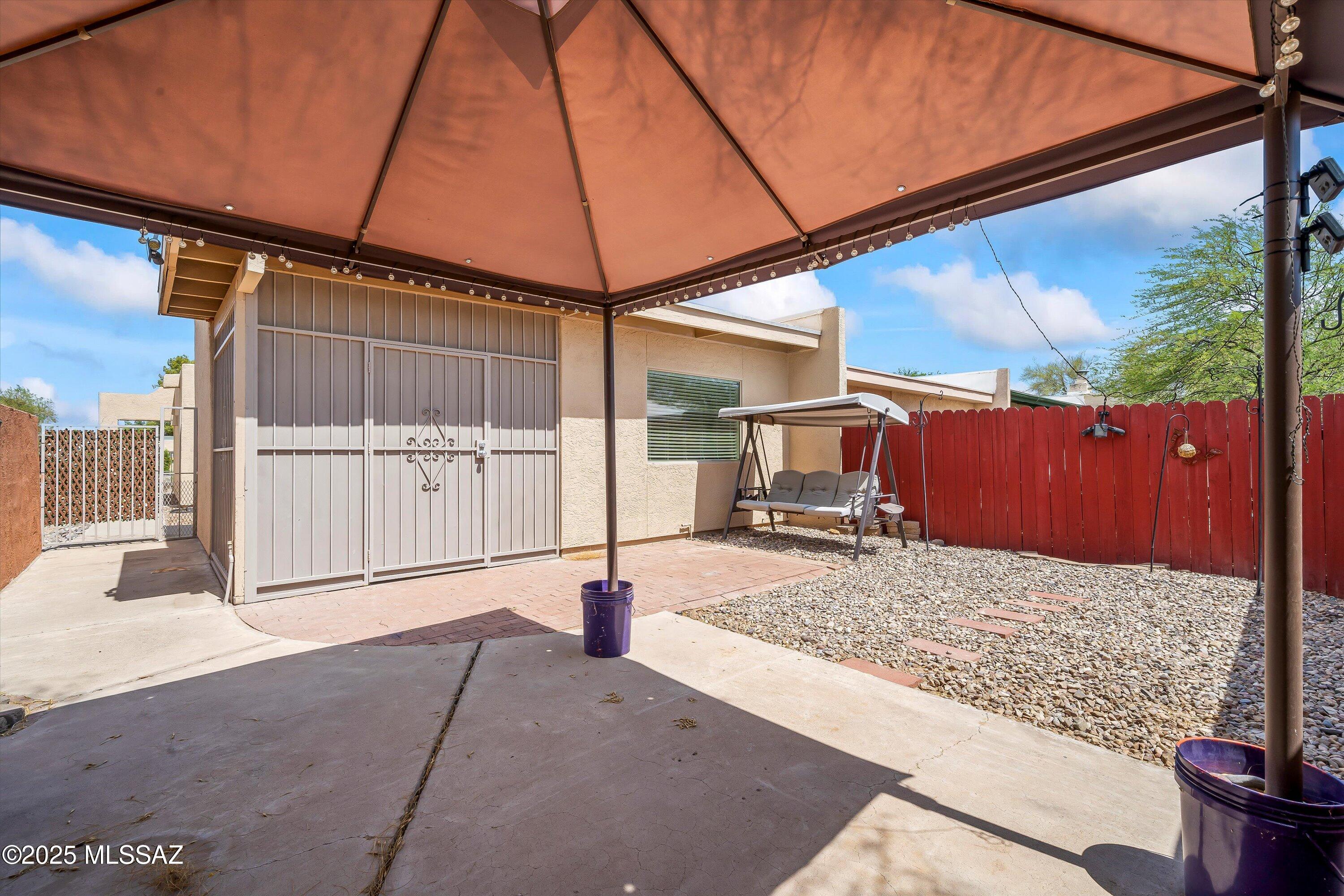 Cloverleaf Townhouses (1-63) - Residential
