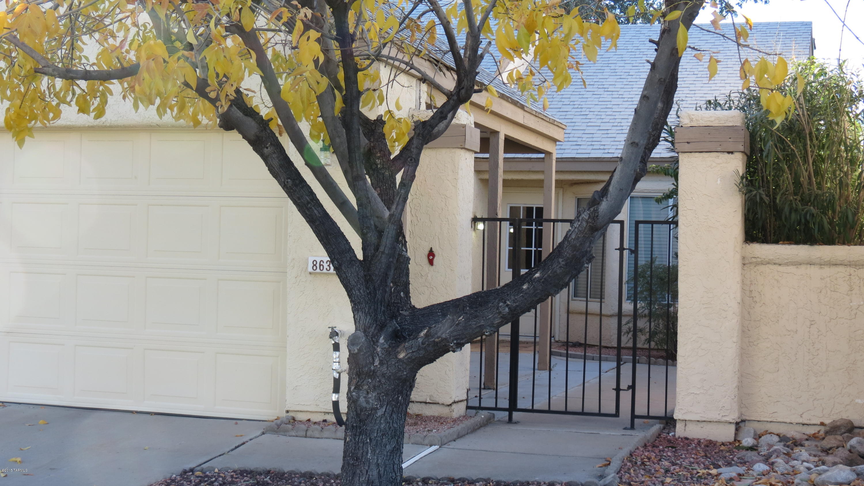 Very nice 2 bedroom 2 bath home, this home has had alot of updating done to it, nice neutral colors throughout, great room design, community pool, 2 car garage. This home is clean and ready now!