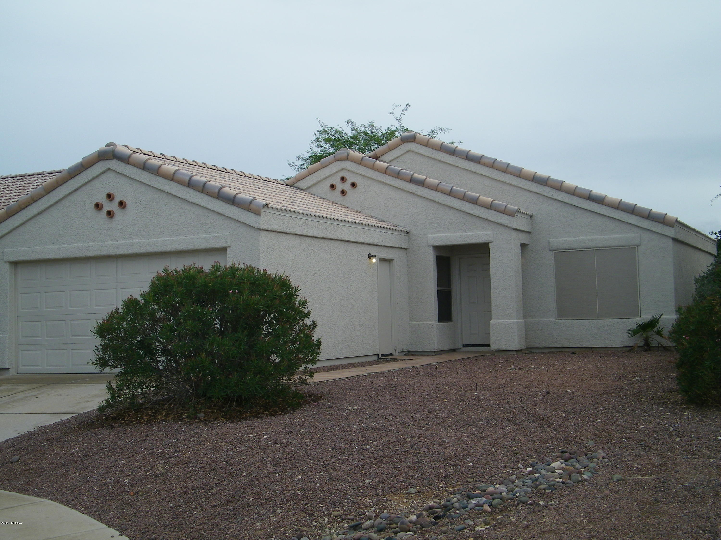 Hacienda Del Oro (1-78) - Residential Lease