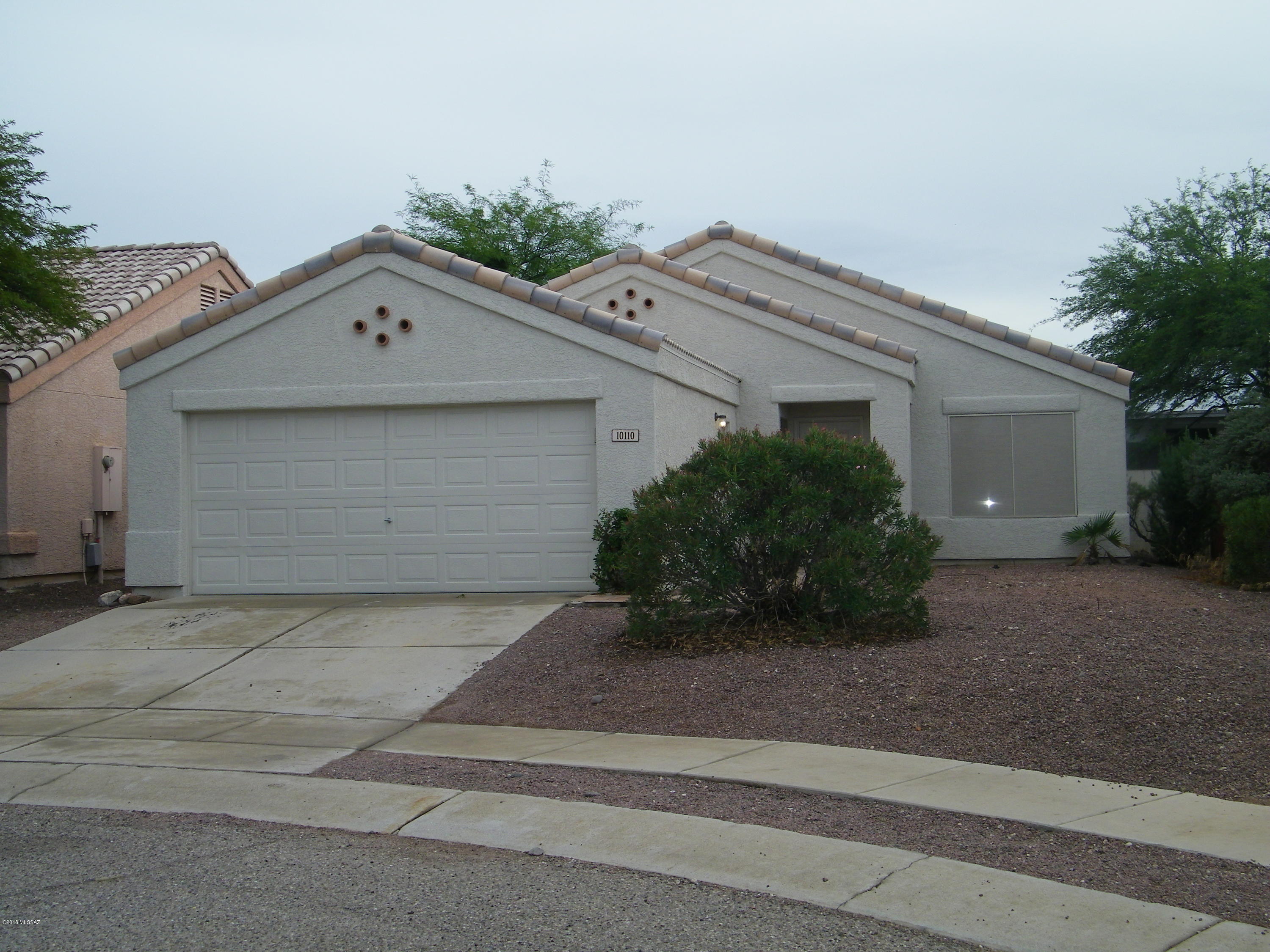 Hacienda Del Oro (1-78) - Residential Lease