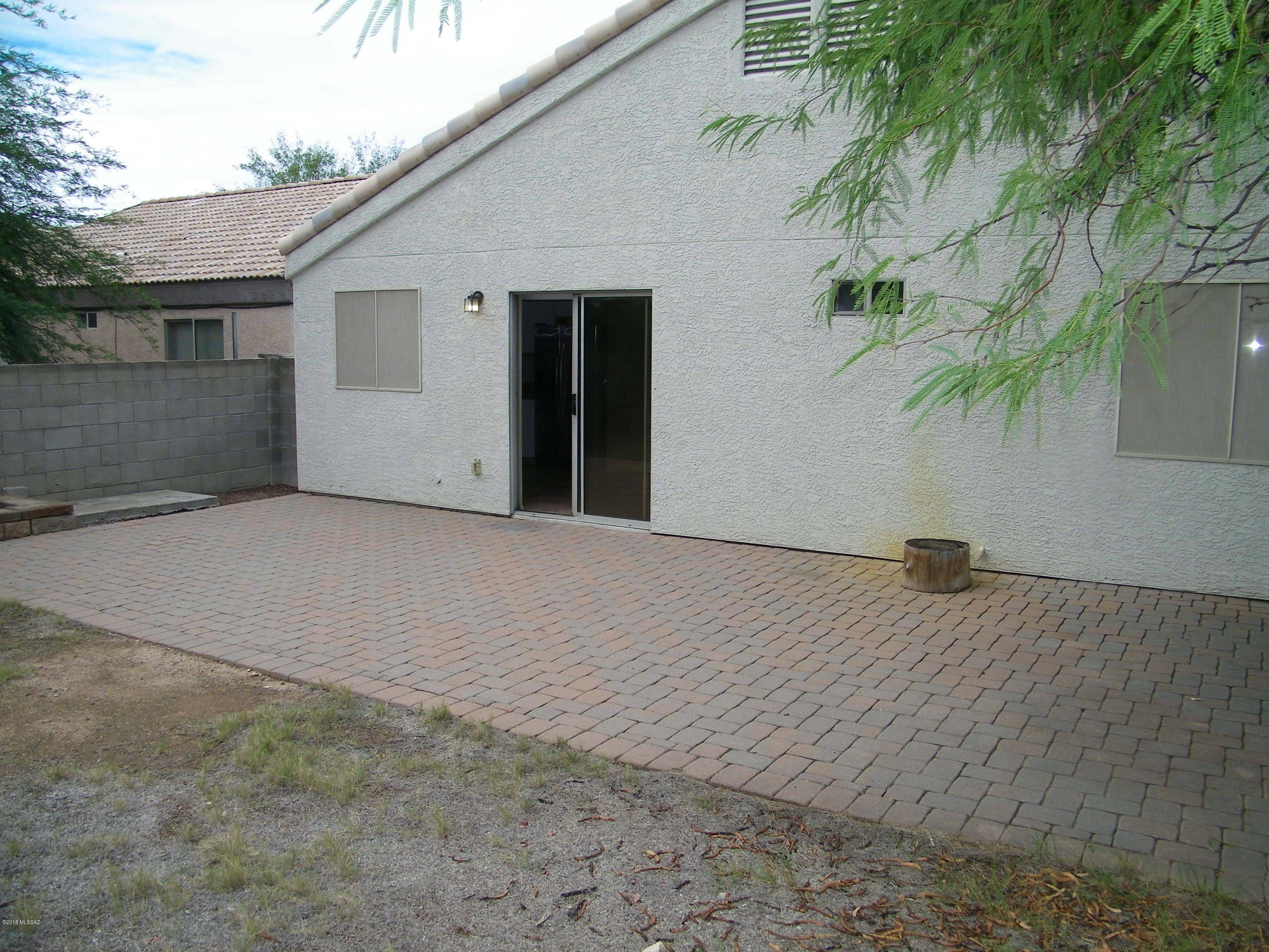 Hacienda Del Oro (1-78) - Residential Lease