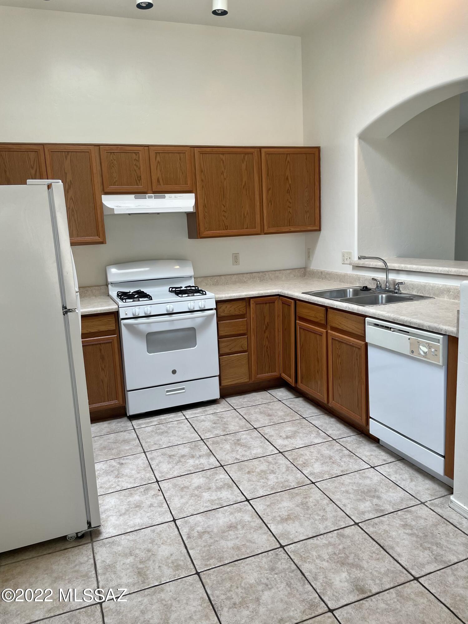La Joya Verde III (1-65) - Residential Lease