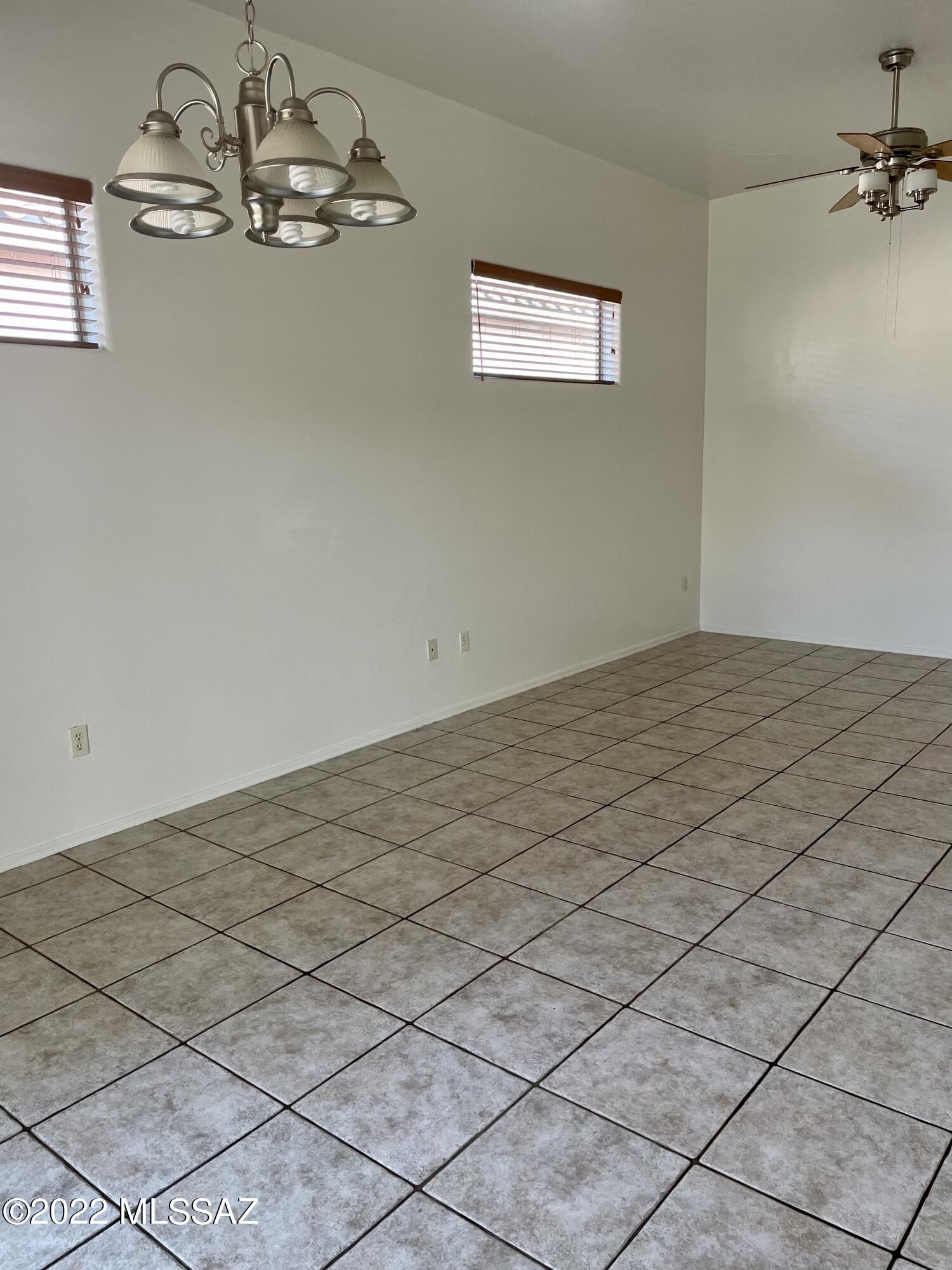 La Joya Verde III (1-65) - Residential Lease