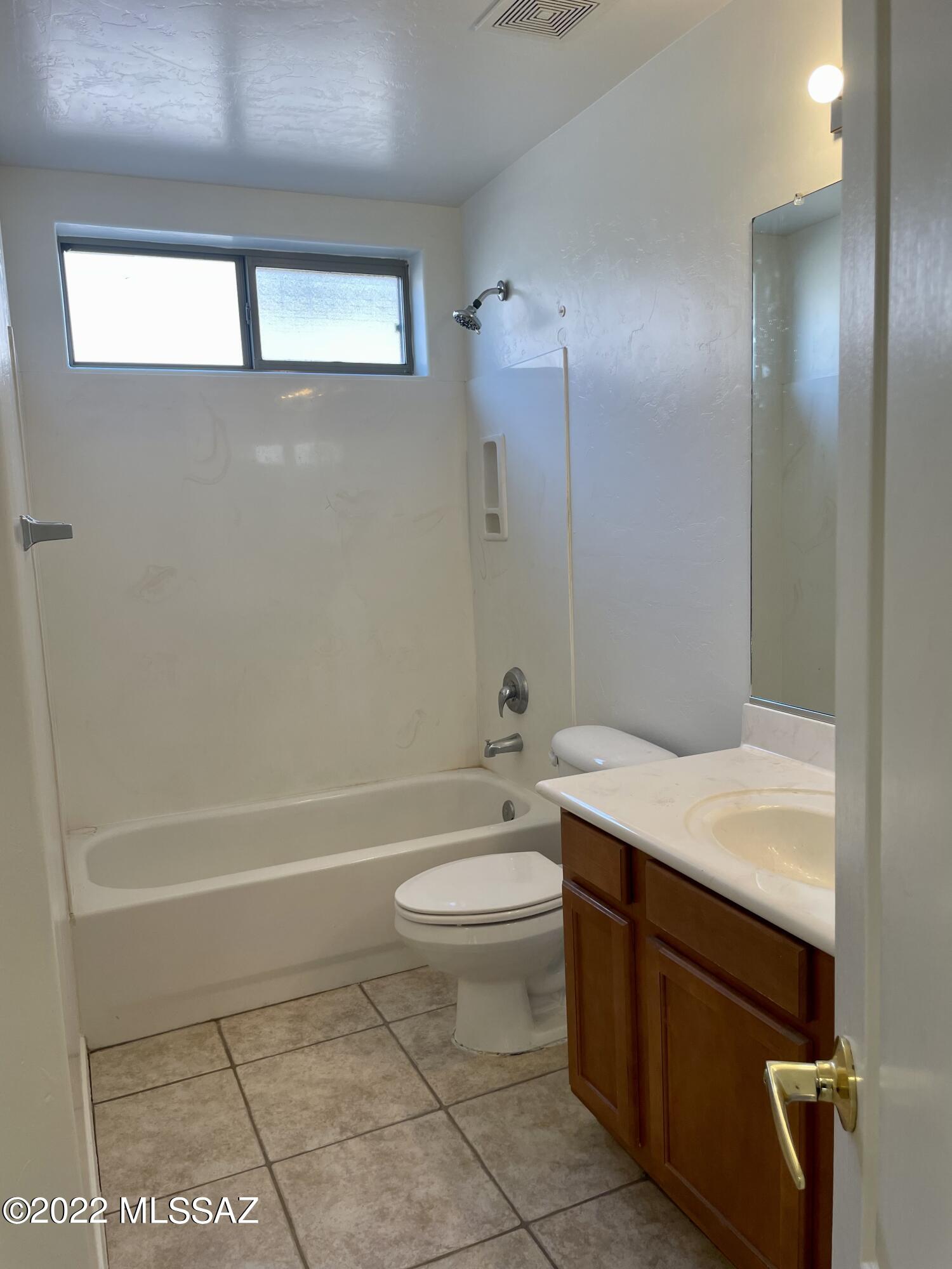 La Joya Verde III (1-65) - Residential Lease