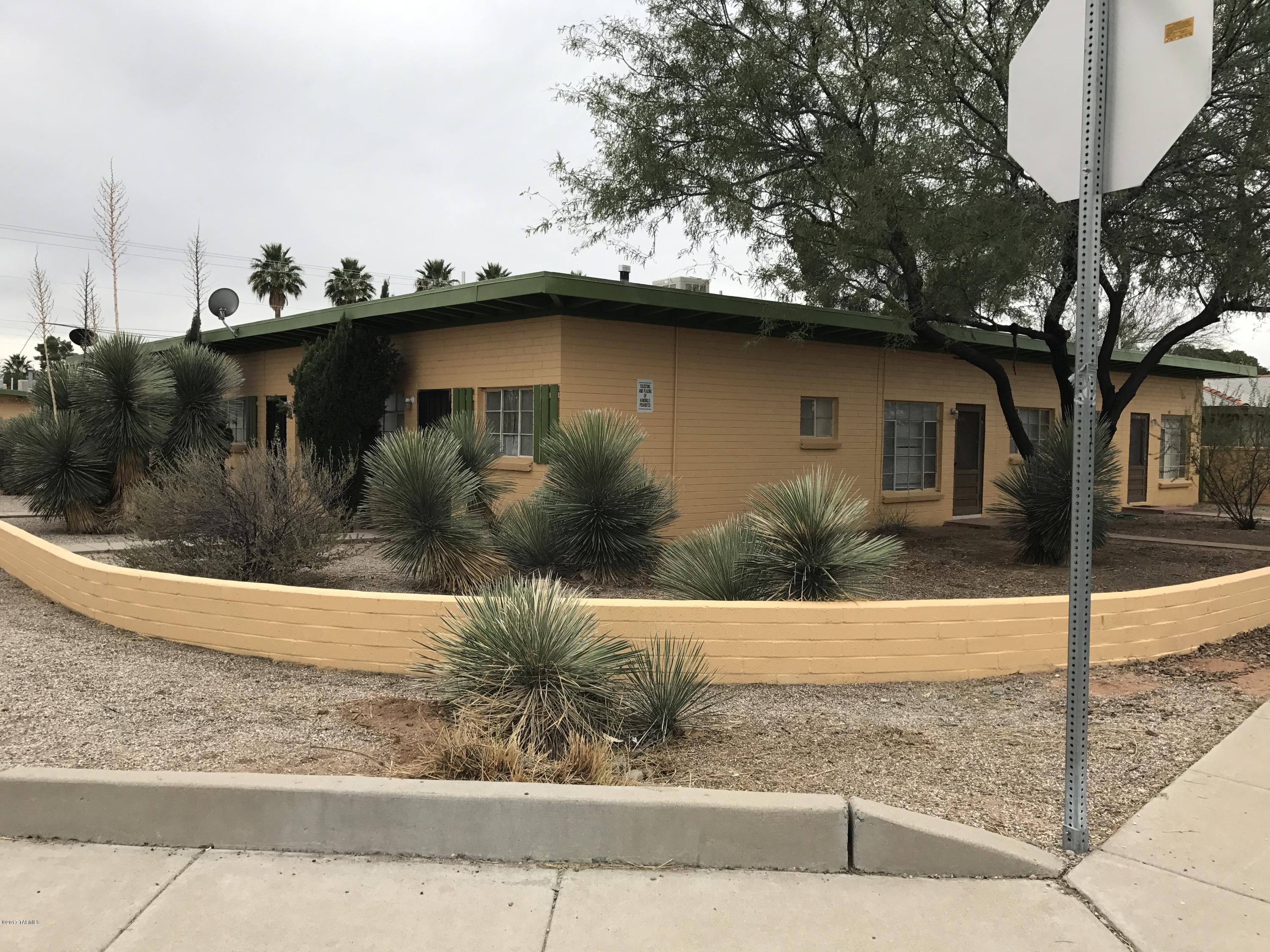 2 sets of 5 units each with alley between. Well maintained property with pride of ownership. Always rented. Multiple recent upgrades including coolers, water heaters and plumbing. Corner of Eastland and Tucson Blvd. includes separate laundry facility.