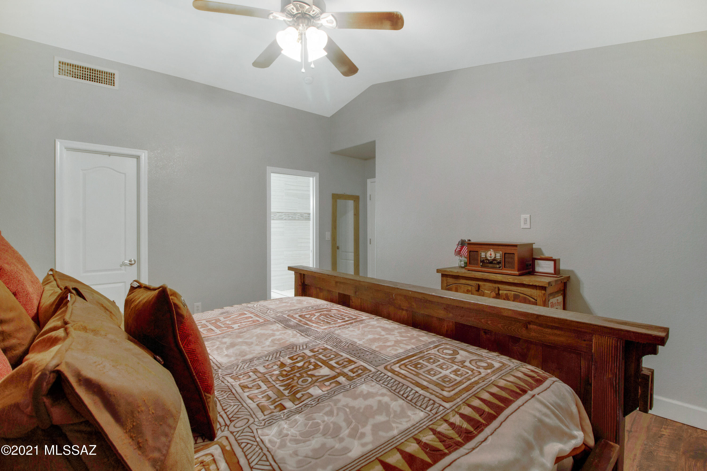 Hacienda Del Oro (1-879) - Residential