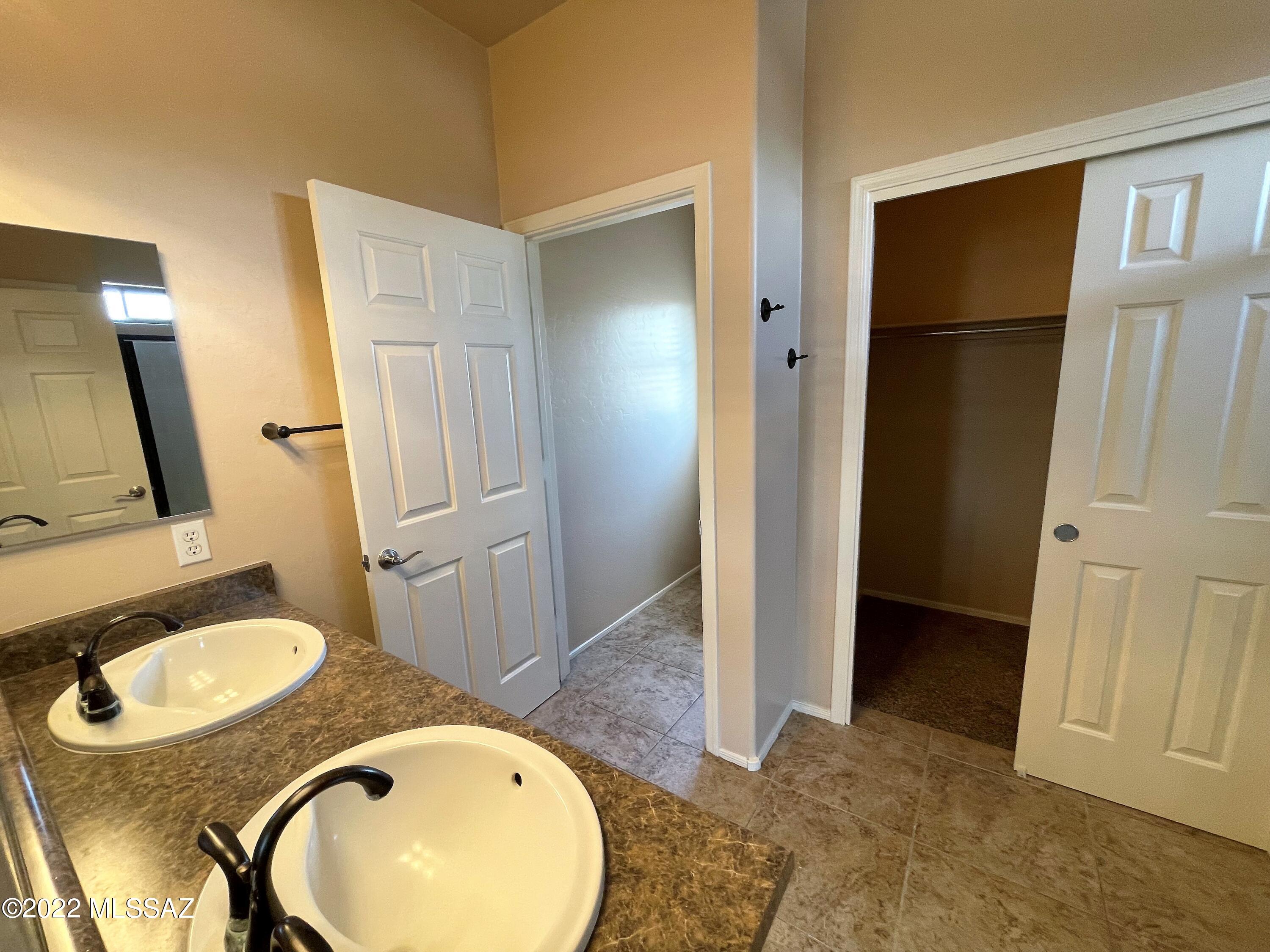 Valencia Reserve South (1-315) - Residential Lease