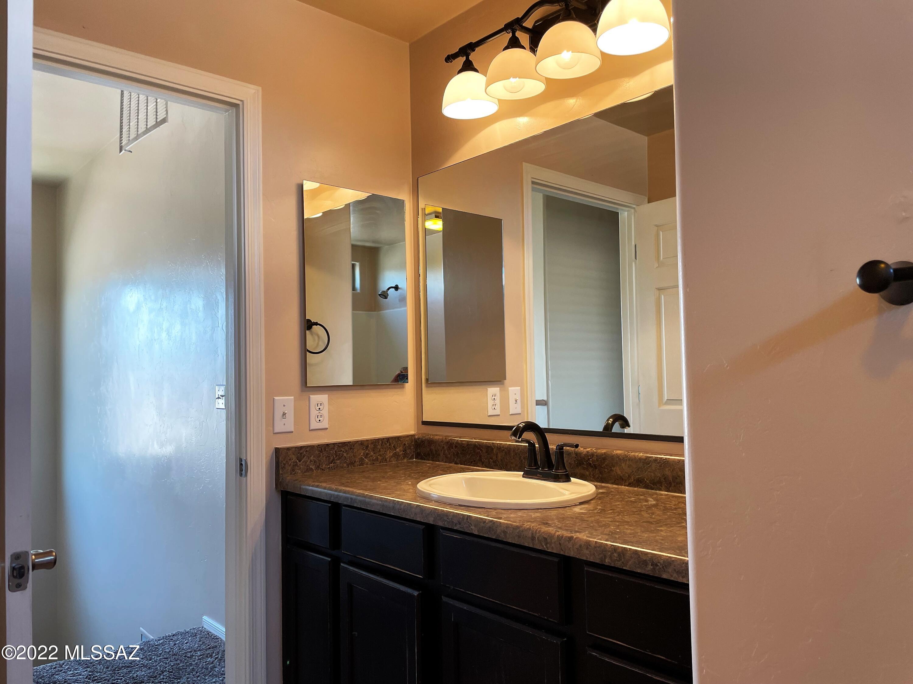 Valencia Reserve South (1-315) - Residential Lease