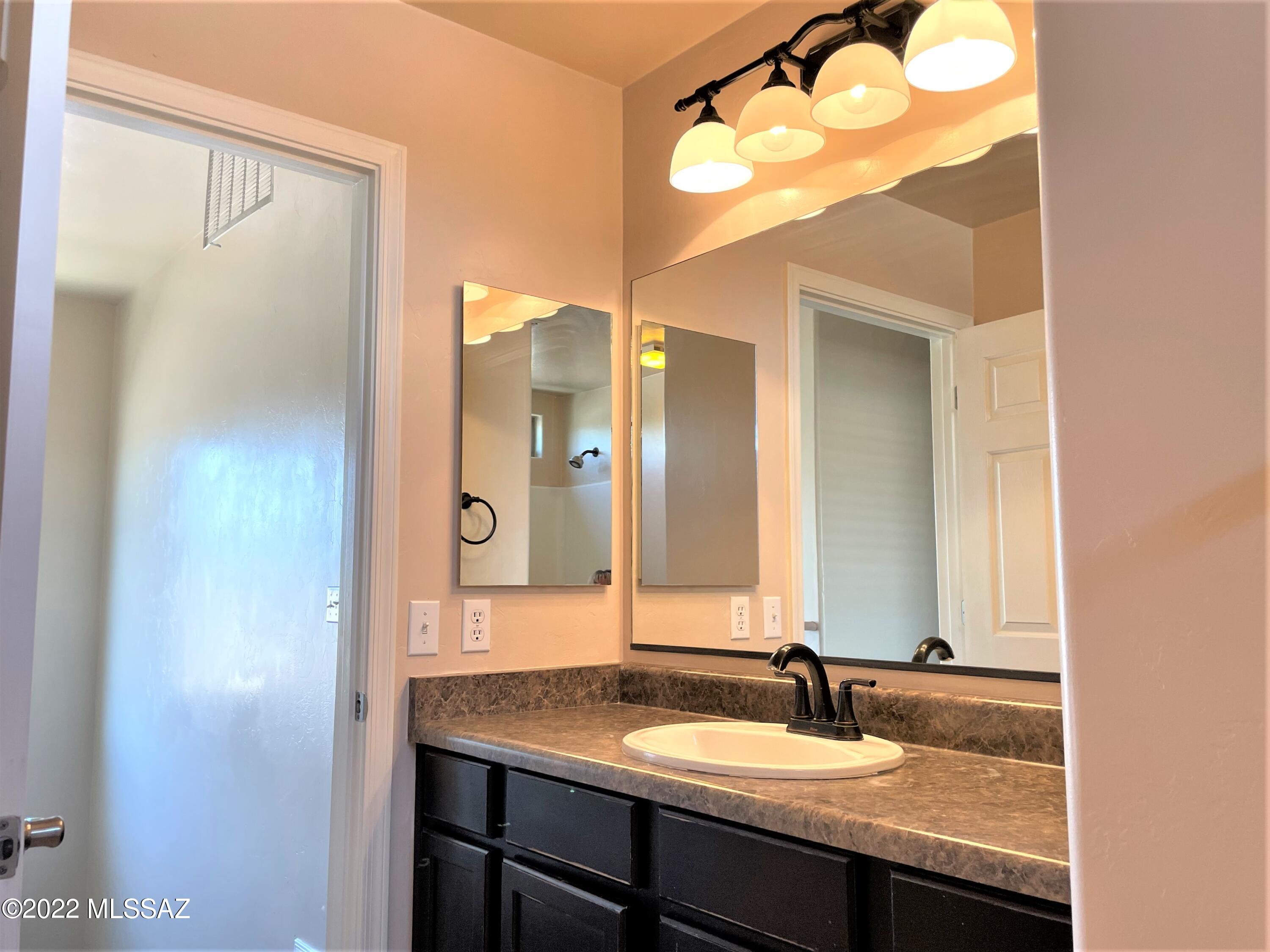 Valencia Reserve South (1-315) - Residential Lease