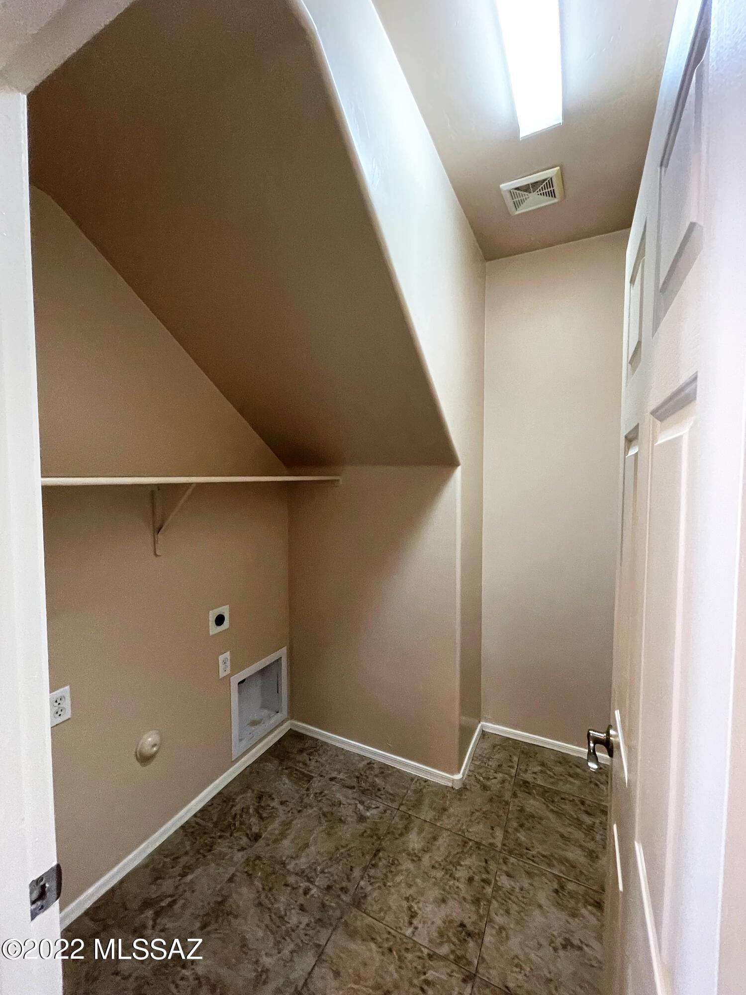 Valencia Reserve South (1-315) - Residential Lease