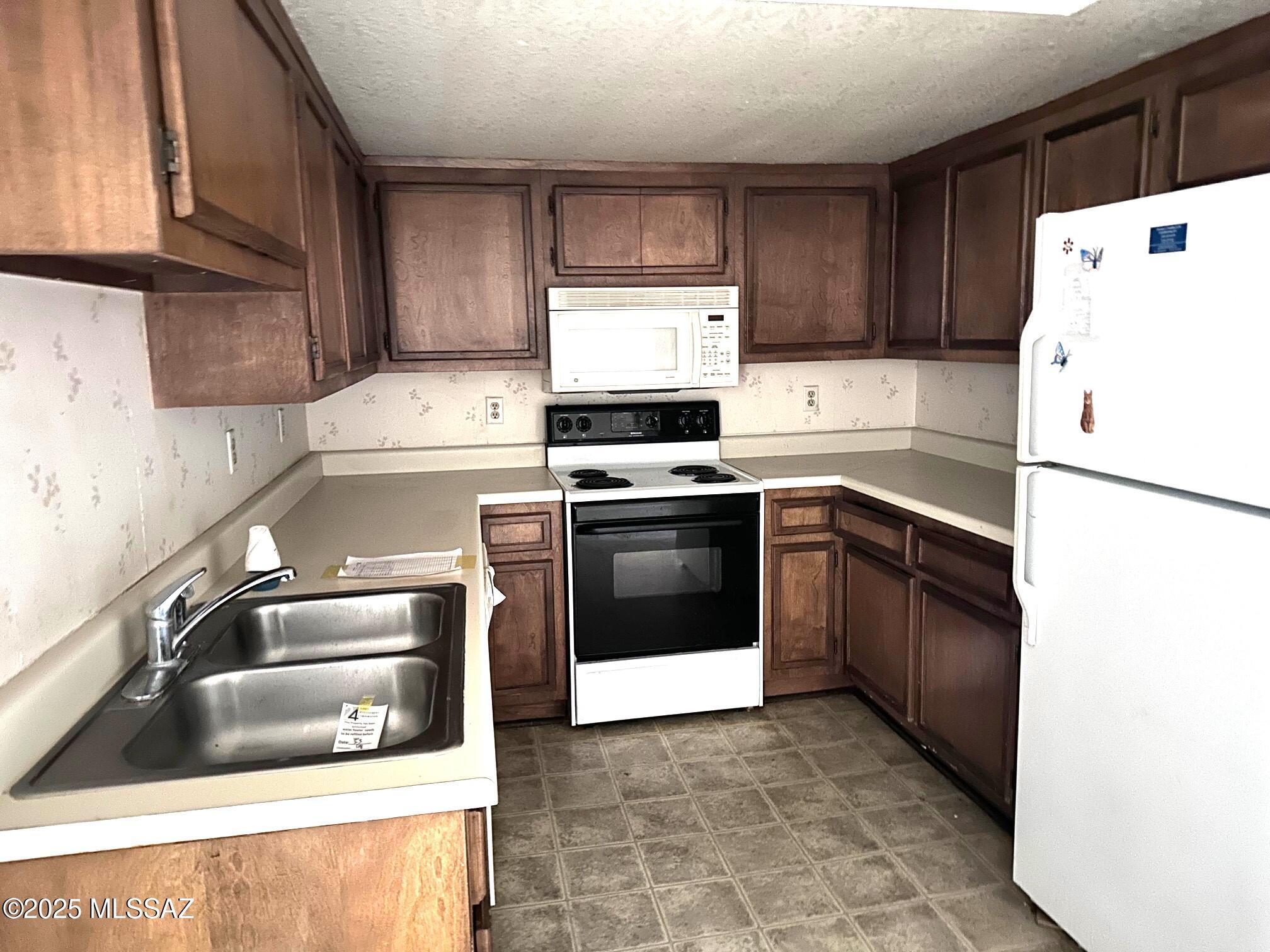 Las Casas Bellas Condo(54-112),(Bk1) - Residential