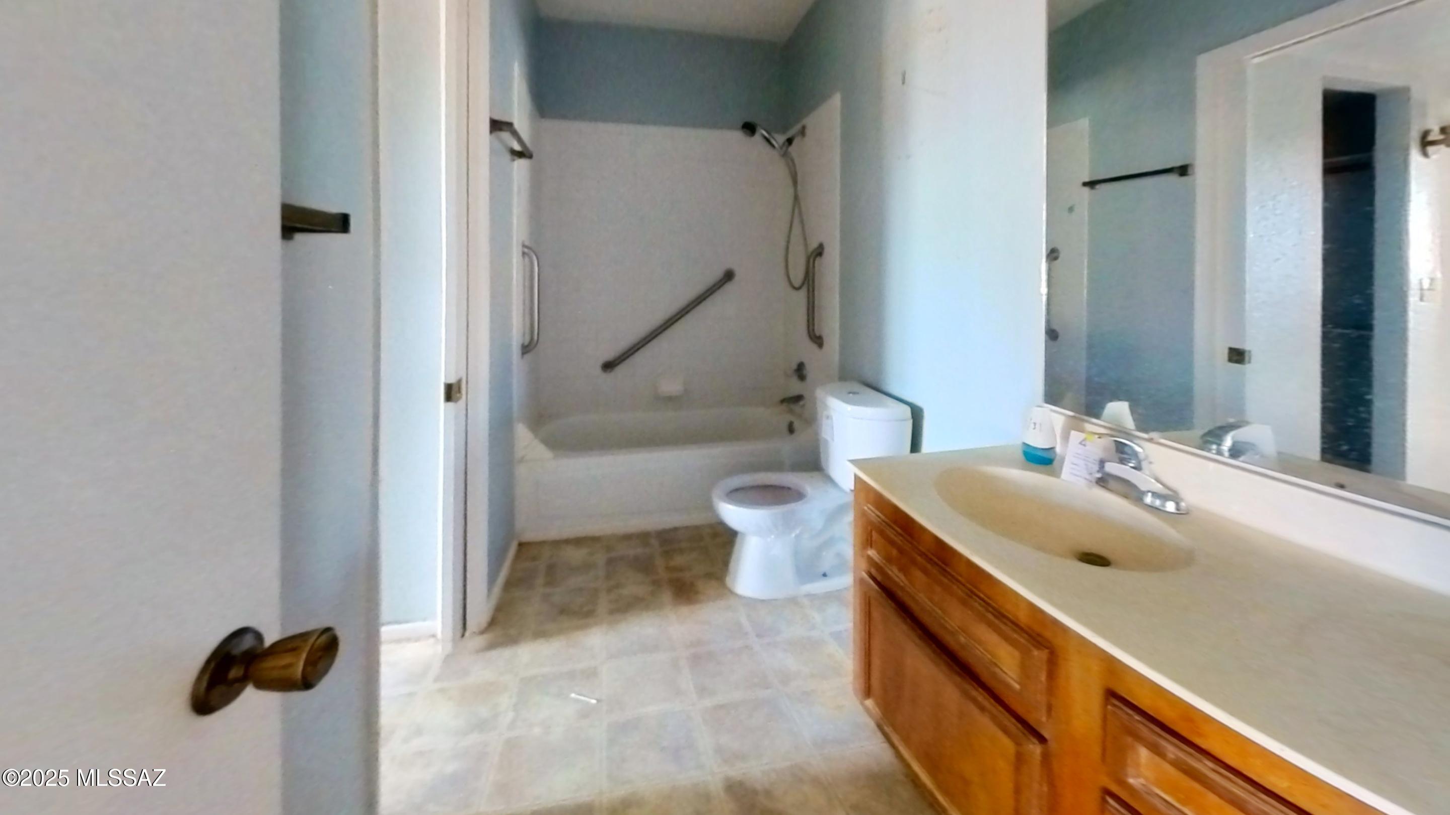 Las Casas Bellas Condo(54-112),(Bk1) - Residential
