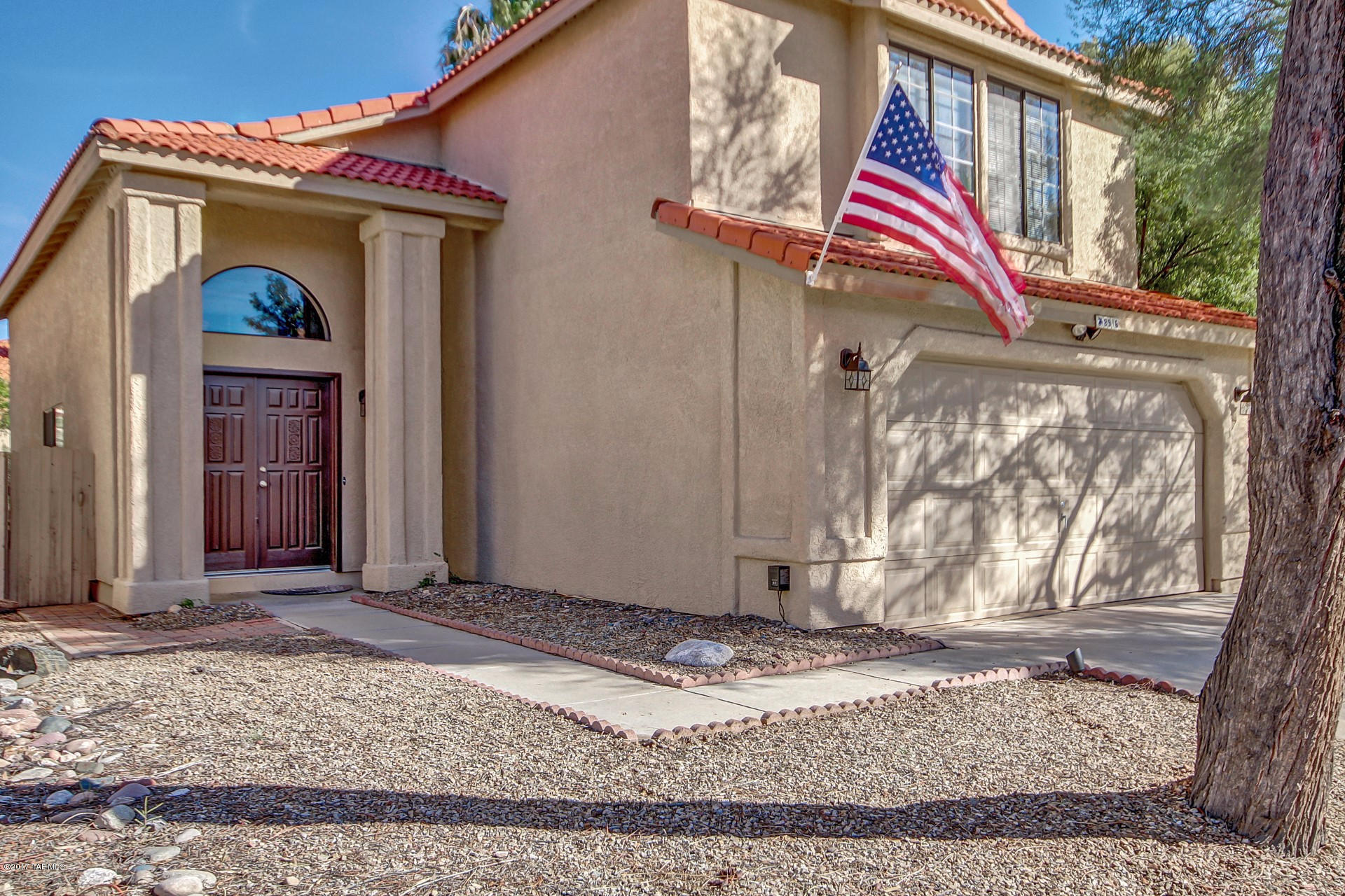 Seller will accept or counter any offers between $199,000 and $210,000. Home sweet home! Fantastic 4 bedroom home in the Countryside Valley community of Tucson! Neutral color palette throughout with designer paint, plush carpeting and tile flooring. Handsome fireplace will keep you cozy on the chilly winter nights! Create a feast in the upgraded kitchen with granite tile counters, stainless steel appliances, custom cabinetry and a breakfast bar where guests can chat with the chef! Spacious master suite has a soothing spa like bath with Roman soaking tub, separate shower and dual sink vanity. Relax in the serene backyard complete with a covered patio, green grass and low care desert landscape! See it today and start packing! No polybutylene!