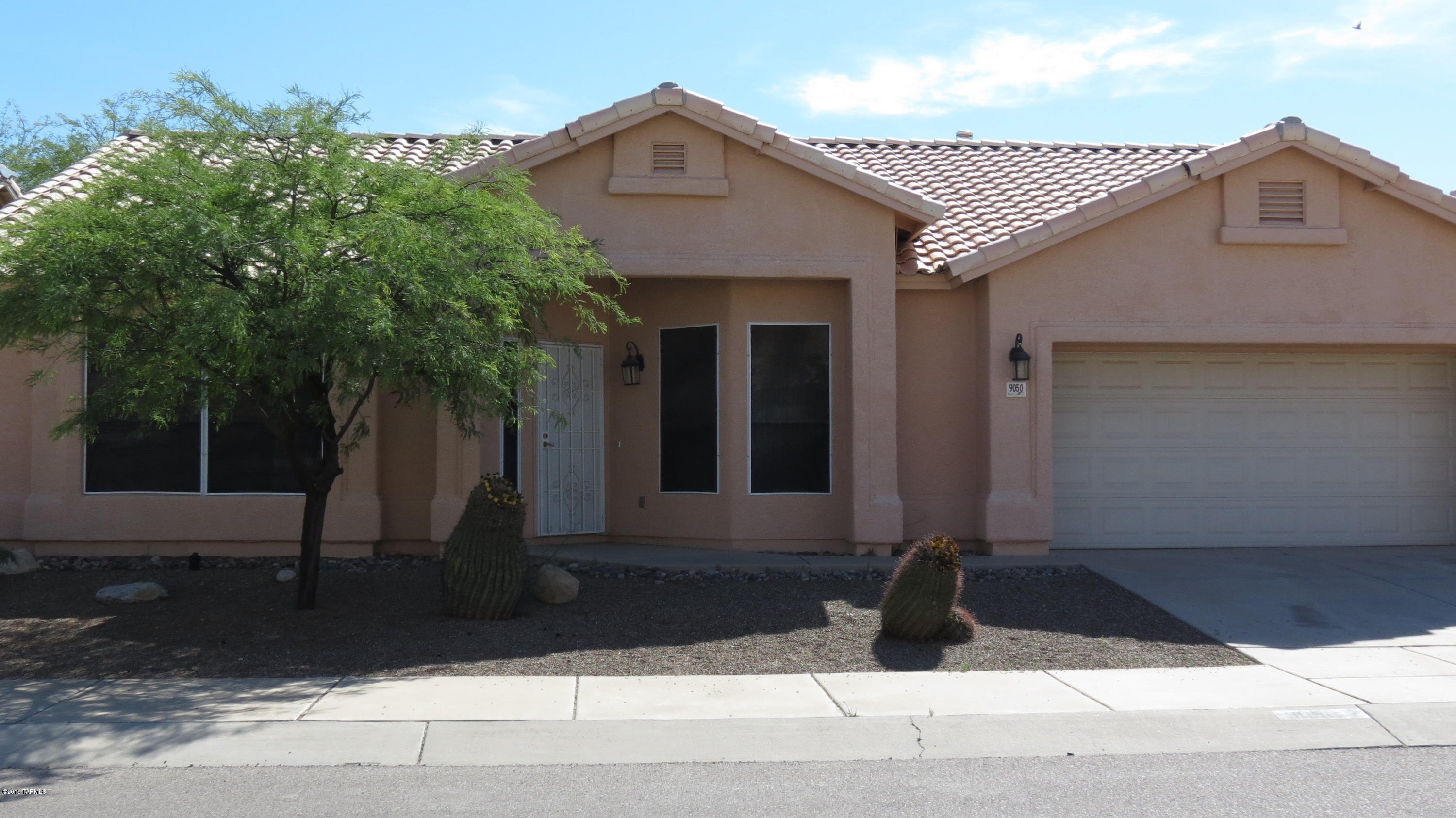 Excellent 3 bedroom 2 bath home, this home offers great room design, very spacious rooms throughout the home, tile throughout, newer neutral paint, covered patio, common area at rear of property, excellent mountain views from rear yard. This home is clean and ready 6/29/2018