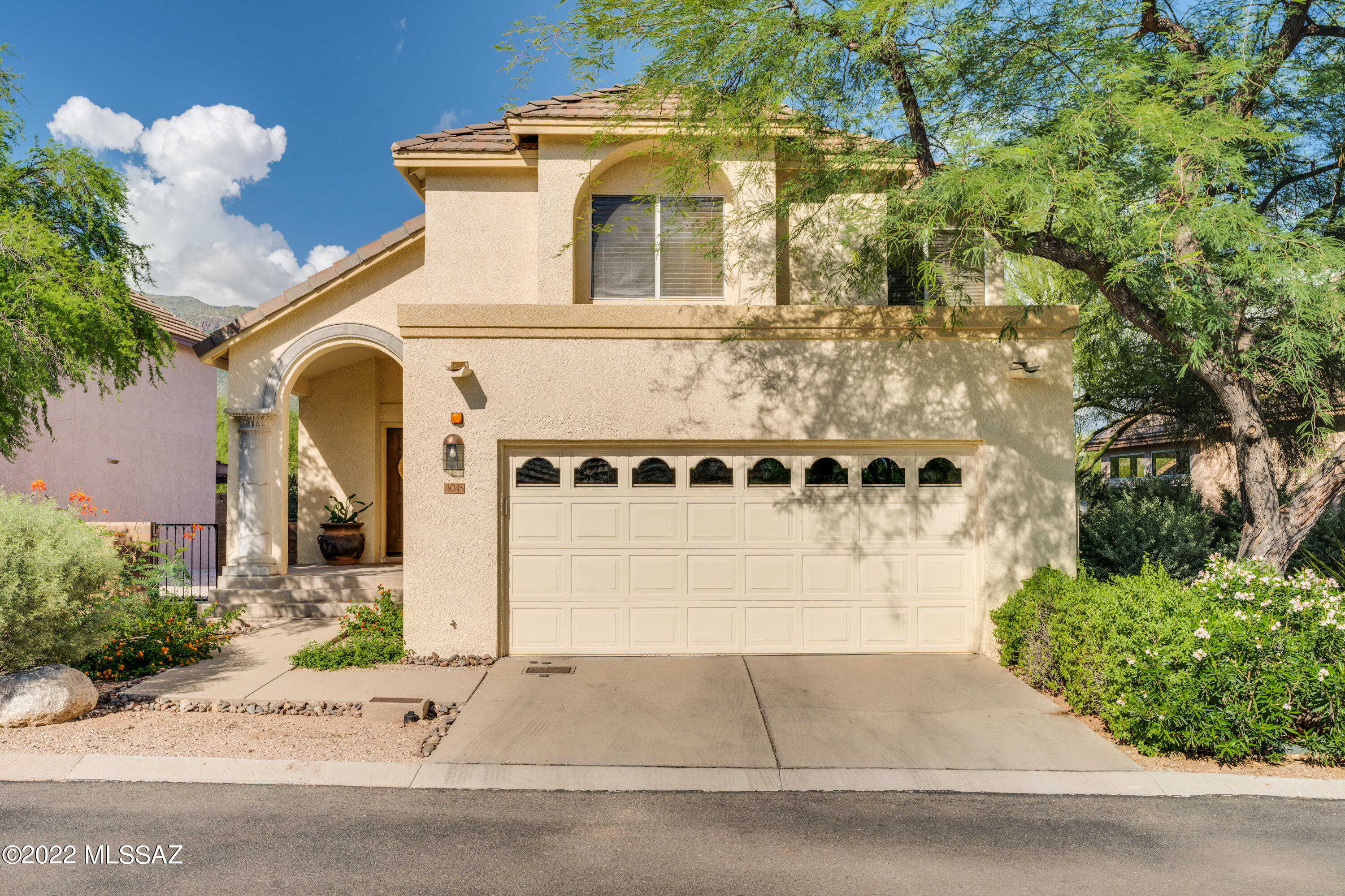 WELCOME to luxury living in the Catalina Foothills. Located in the guard gated community of La Paloma. You will love the peaceful atmosphere. Along with access to the community pool and prestigious golf course, you can enjoy a variety of southern Arizona's nature. Once home, step into an open living space with vaulted ceilings and large windows that allow for fabulous natural light. Access to the backyard patio from the kitchen gives you plenty of room for entertaining.

Wake up to stunning views of the Catalina Mountains from your spacious, primary suite which boast a large, updated bathroom with dual sinks and a walk-in closet. This move-in ready home has everything you could want and so much more. OWNER/AGENT