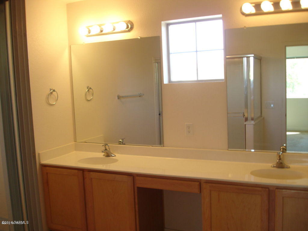 Presidio De Cancion (1-200) - Residential Lease