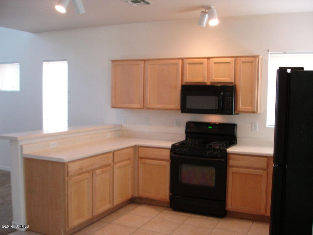 Presidio De Cancion (1-200) - Residential Lease