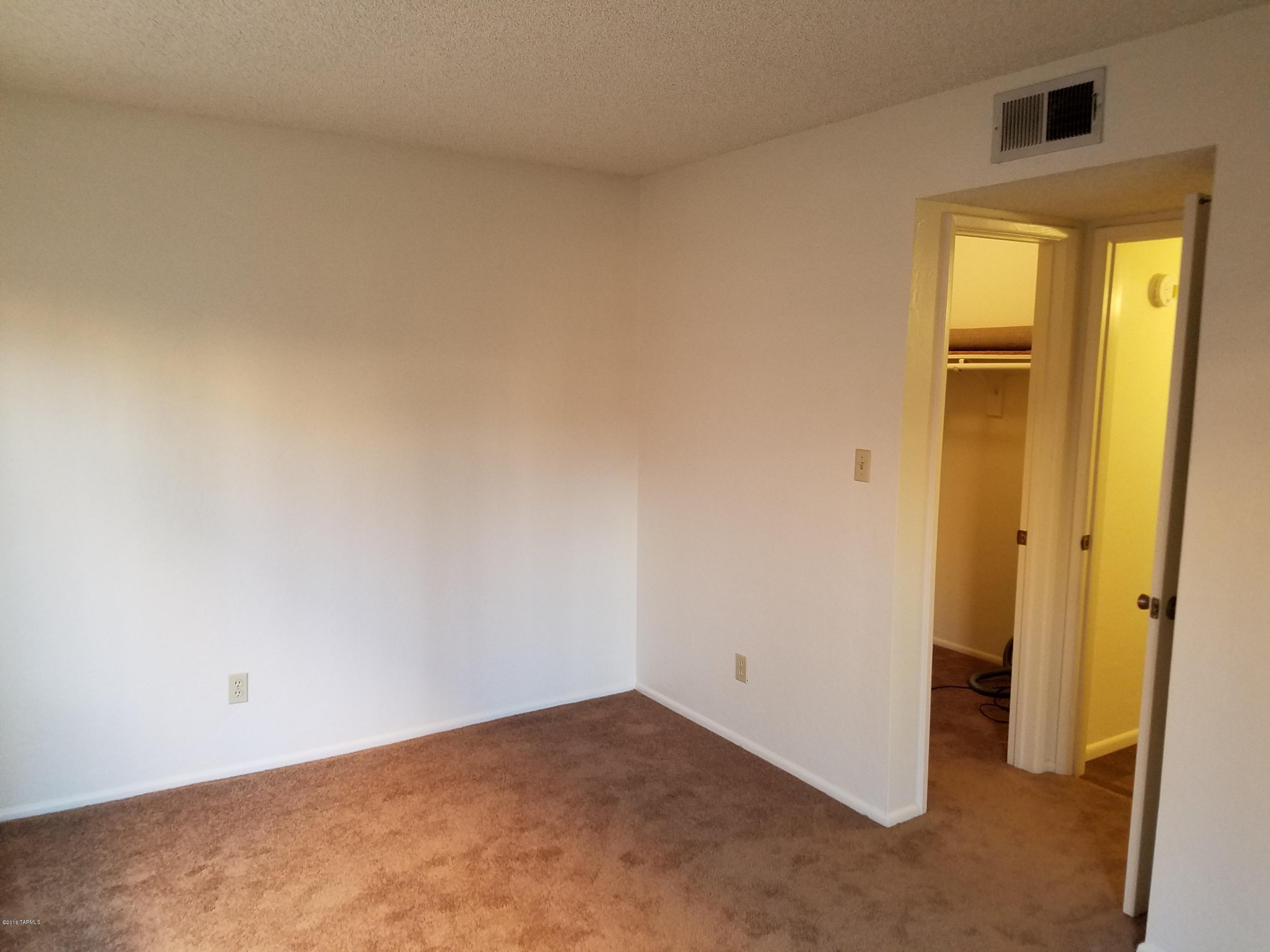 Columbus Park Condominiums (1-60) - Residential Lease