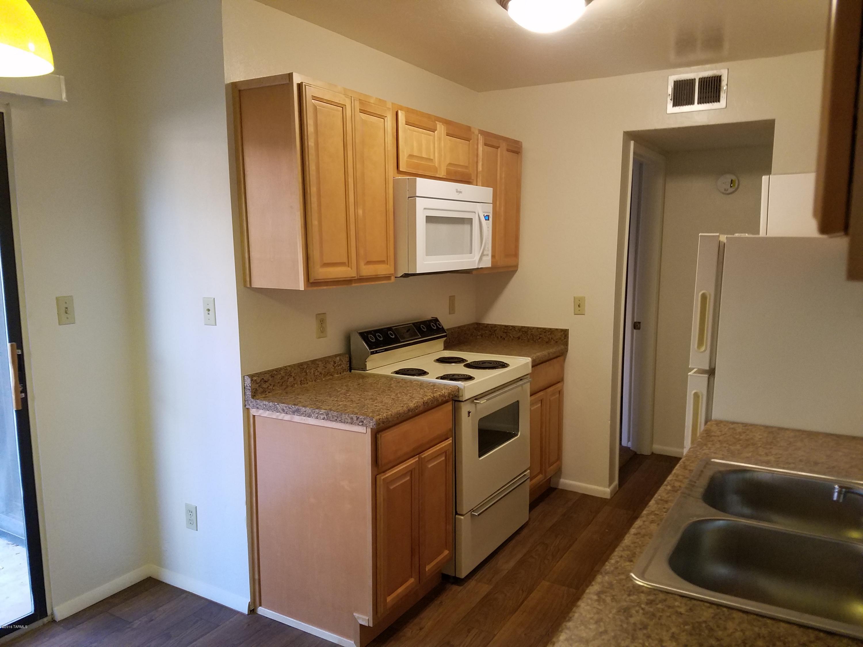 Columbus Park Condominiums (1-60) - Residential Lease