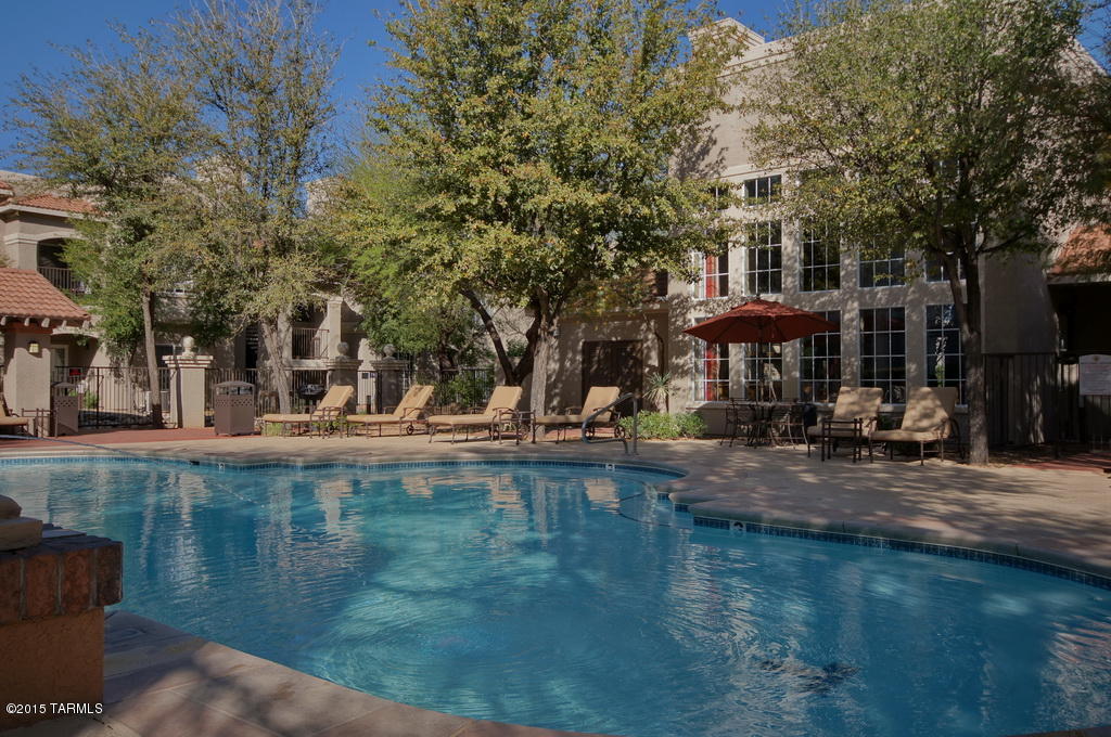 Fully furnished Oro Valley vacation / corporate rental in the popular Northwest community of La Reserve.  This spacious ground floor condo is conveniently located across from the heated community pool and features an open kitchen with granite counters, dual pane windows throughout. Private covered patio and resort style amenities.  The Boulder Canyon Condos include community pool & spa, exercise facility, business center, enormous clubhouse, bbq areas and near shopping, restaurants and Catalina State Park. CALL FOR SEASONAL RATES AND AVAILABILITY